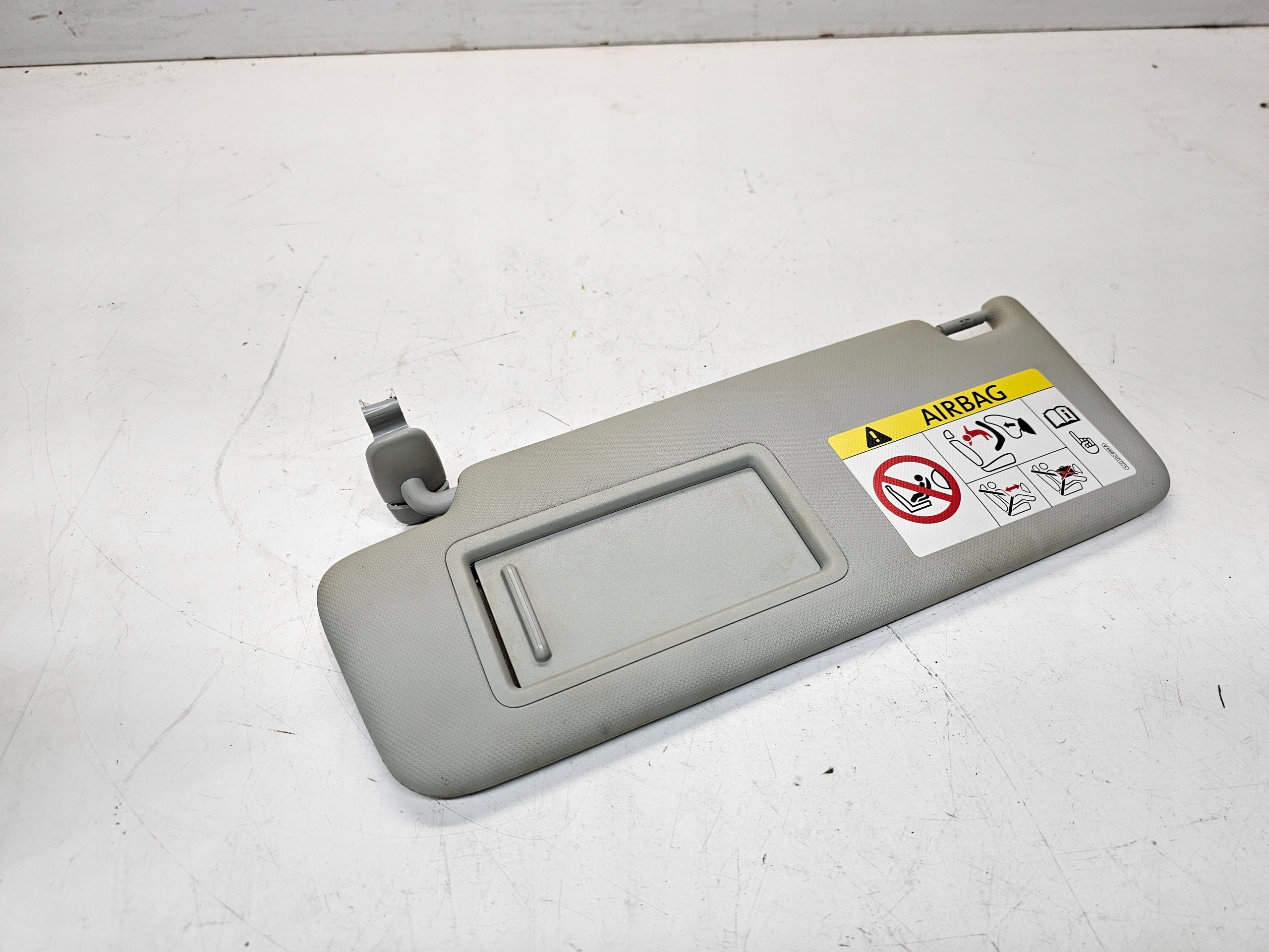 cover sun left AUDI A3 8V sedan A4 B9 A5 8V5857551L