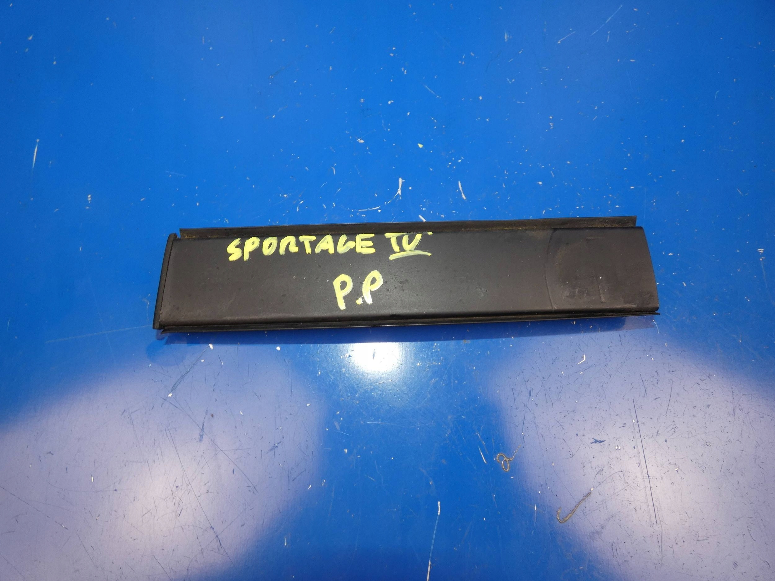 KIA SPORTAGE IV moulding roof spoiler right right front