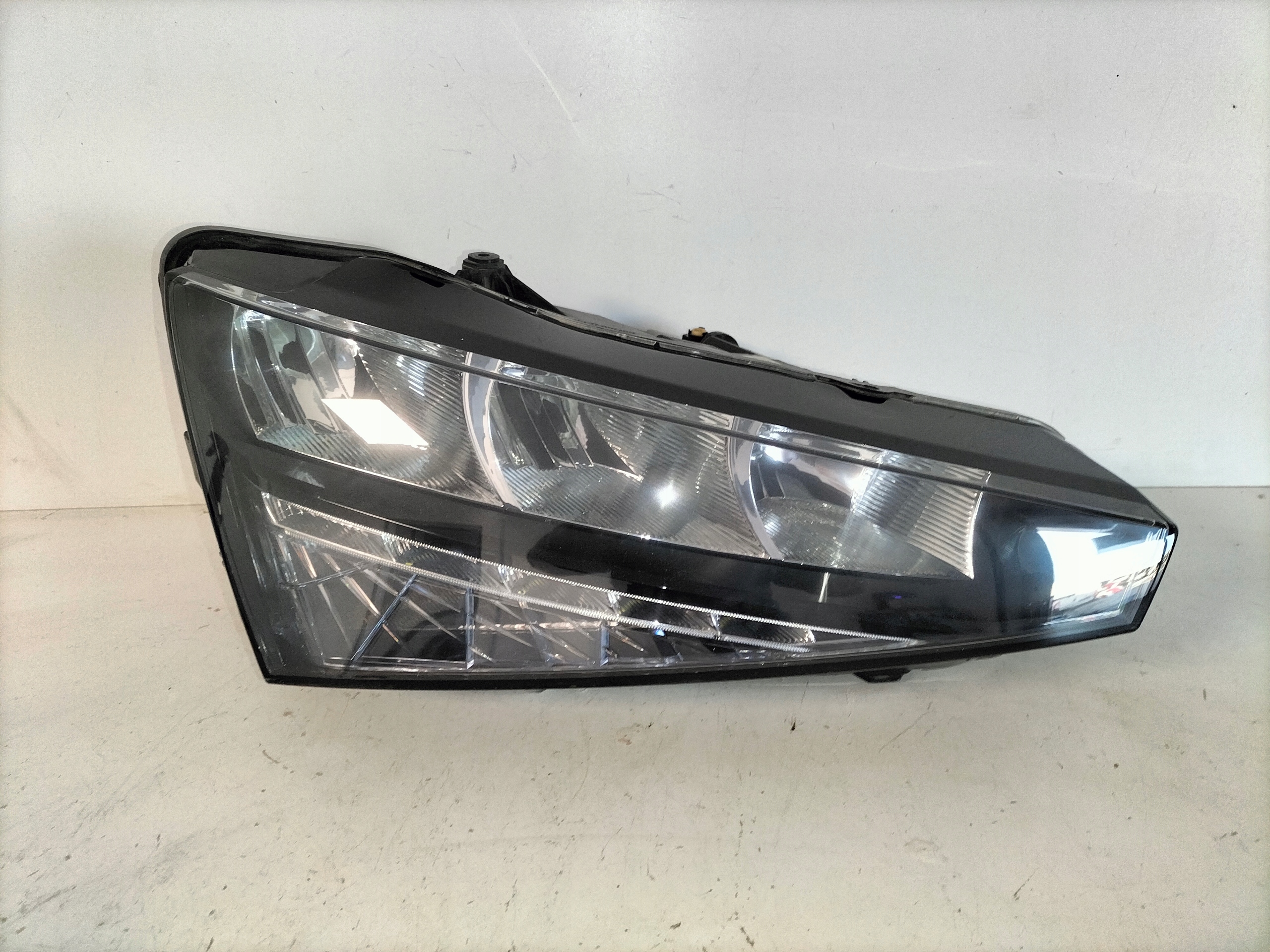 light front reflektor right SKODA SCALA 19