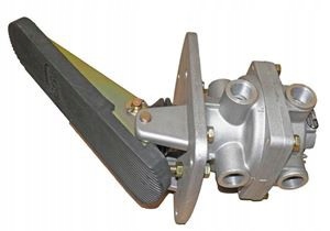 ZAWÓR HAMULCA GŁÓWNY Z PEDAŁEM M22*1,5