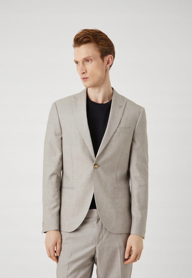 Neformální béžový oblek Isaac Dewhirst 42