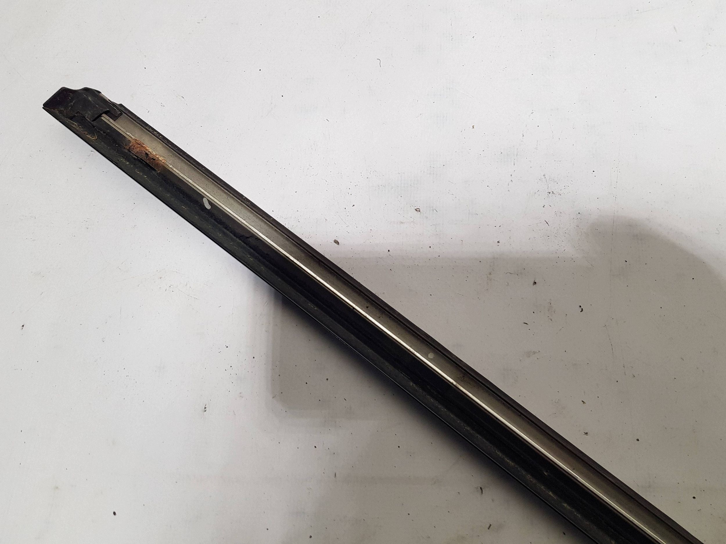 moulding door dust CHROM left front MERCEDES CLK W209 C209