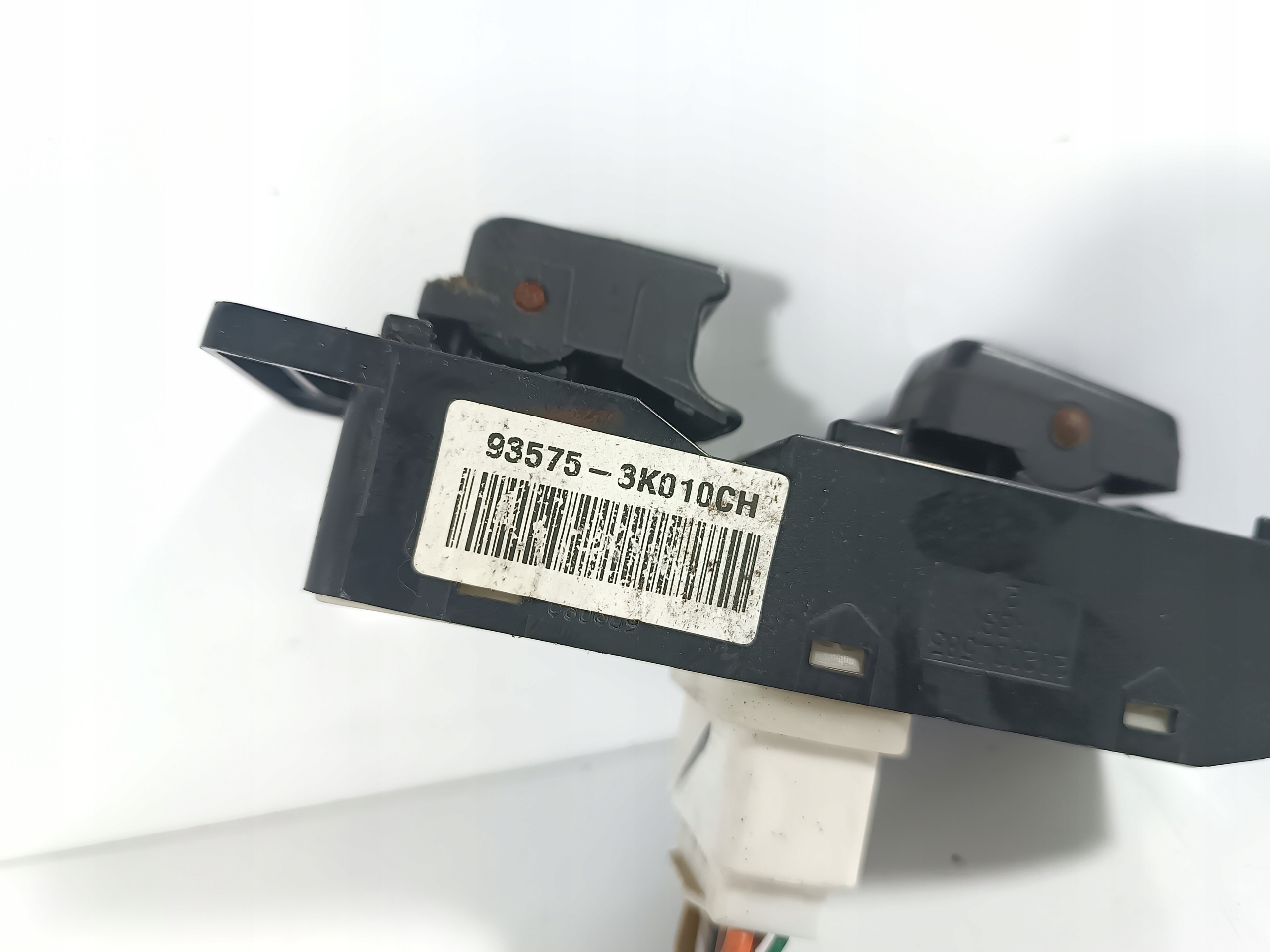 Hyundai Sonata V 5 switch switch windows right front OE 93575-3K010CH