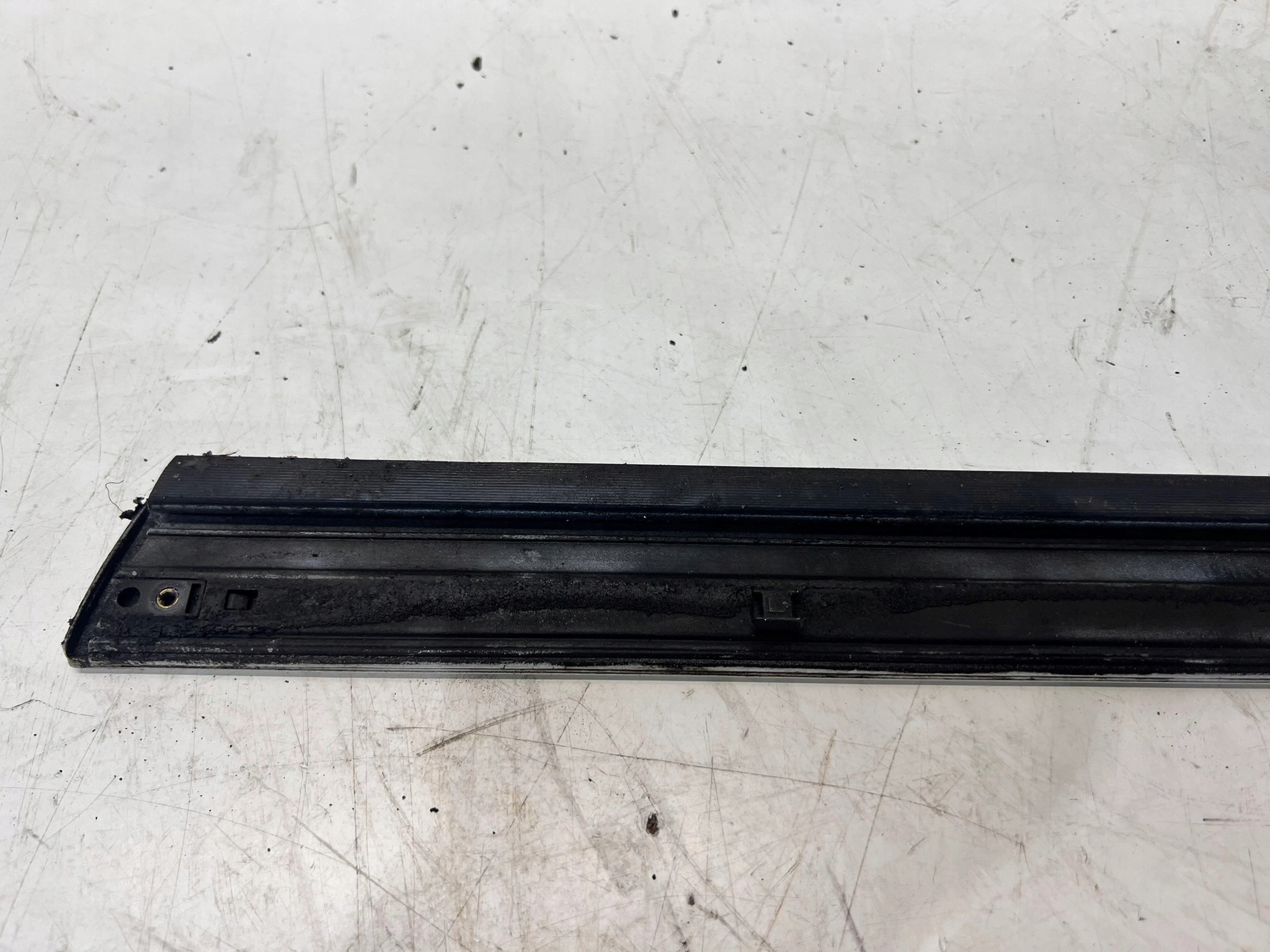 moulding lower door left rear part AUDI A3 8P 8P4 LY9C SPORTBACK