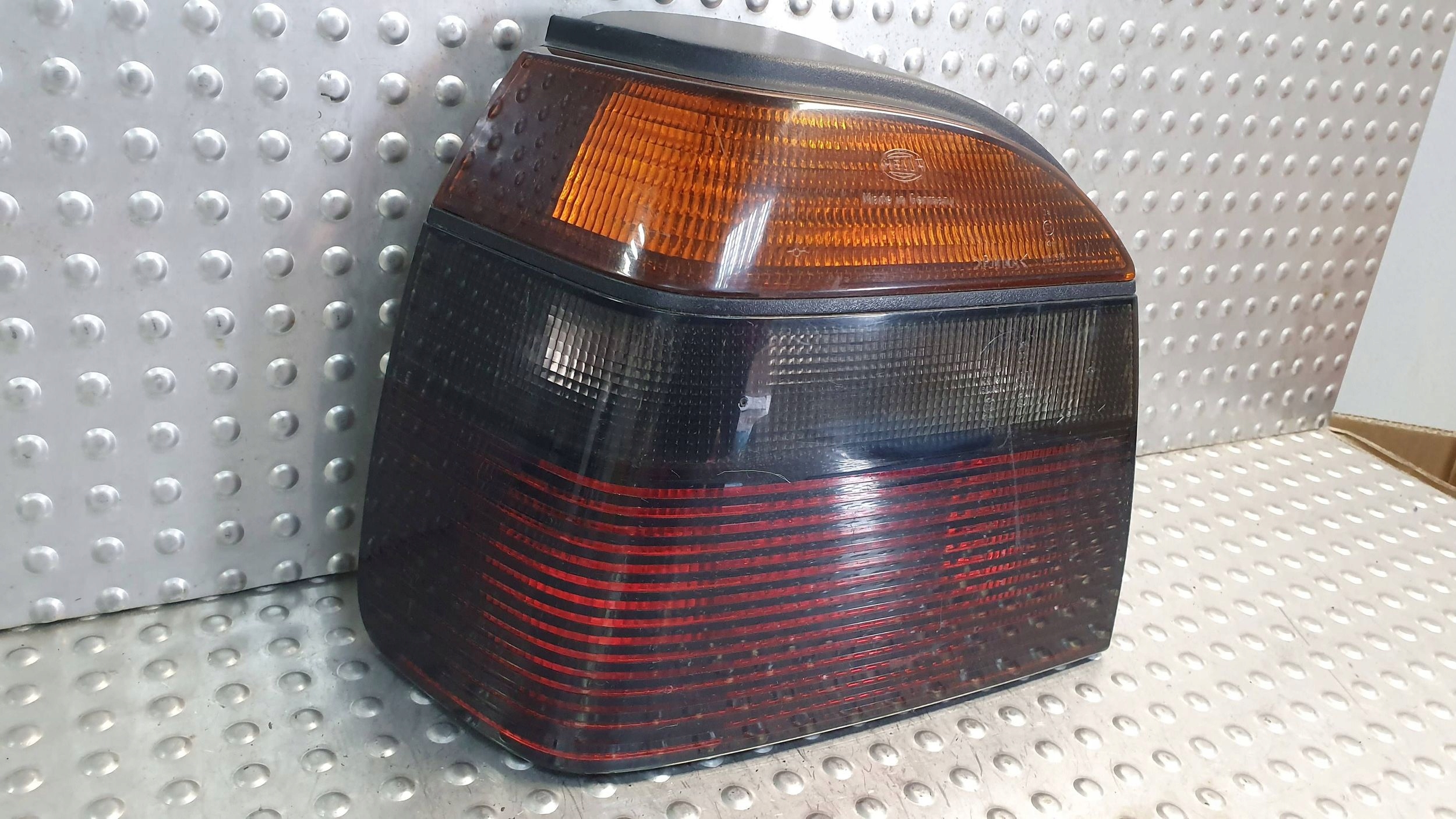 light rear part left VW GOLF III 3 1H6945111B HATCHBACK CIEMNA 91