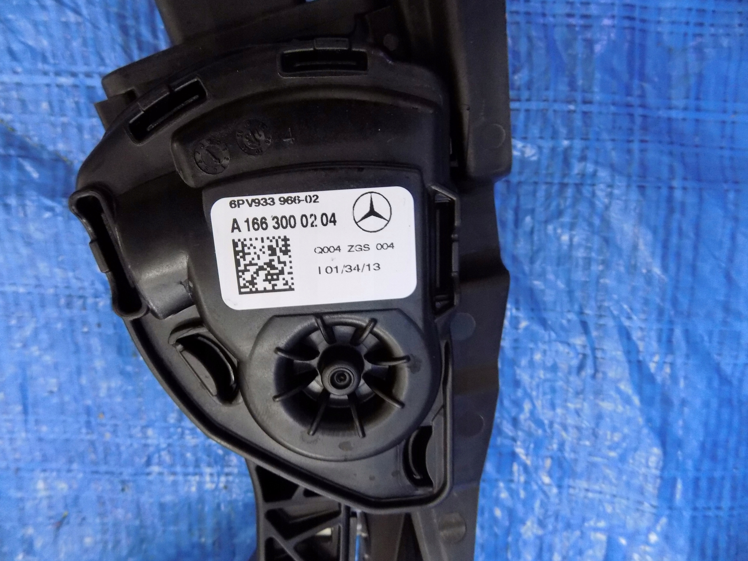 accelerator pedal potentiometer MERCEDES ML W166 3,0CDI
