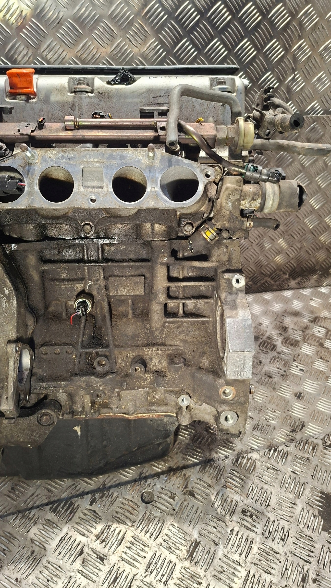 engine unprotected pillar HONDA CR-V II 2.0 K20A4 110KW