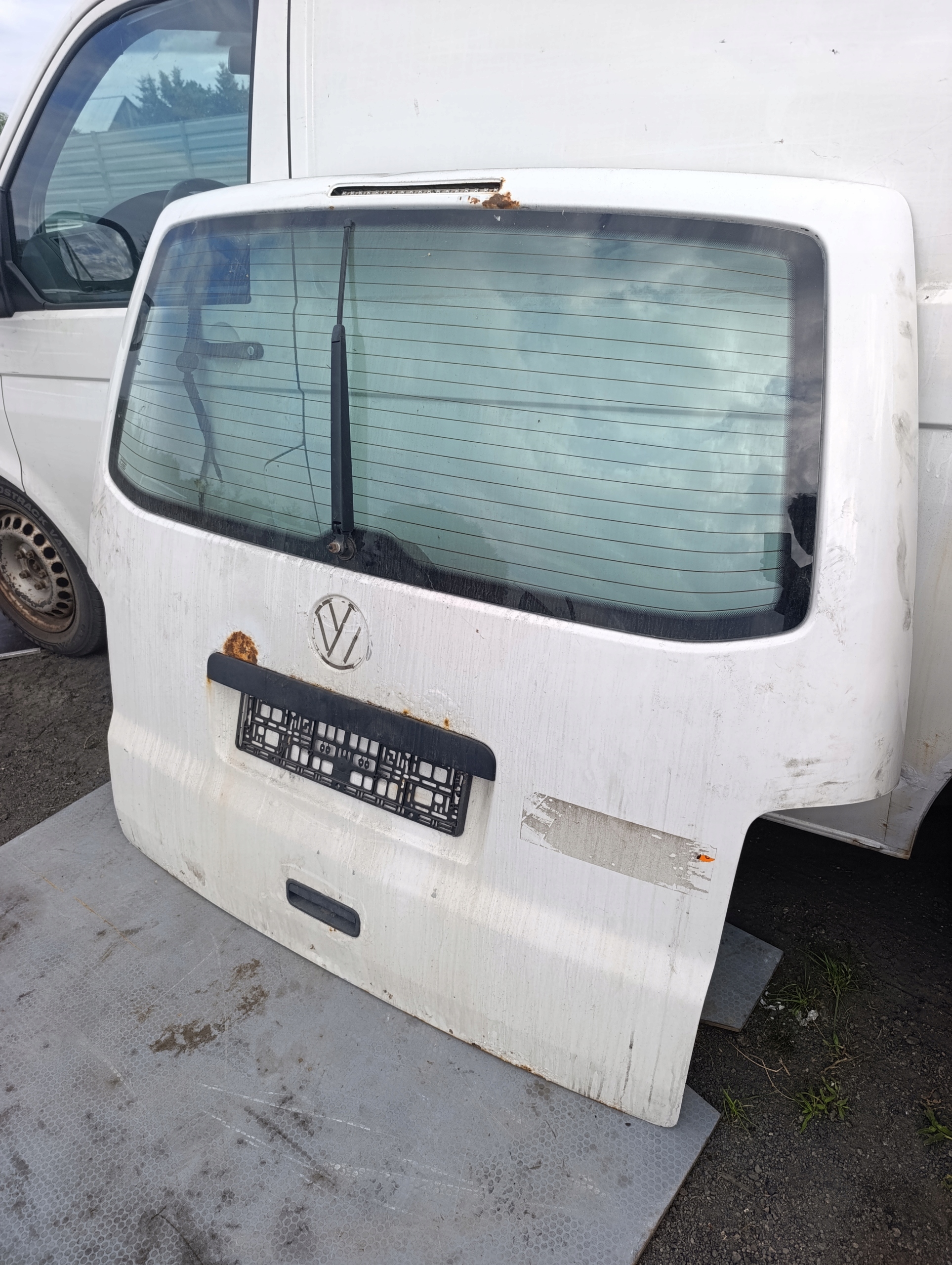 VW T5 T5 LIFT trunk door cover boot rear part complete biala