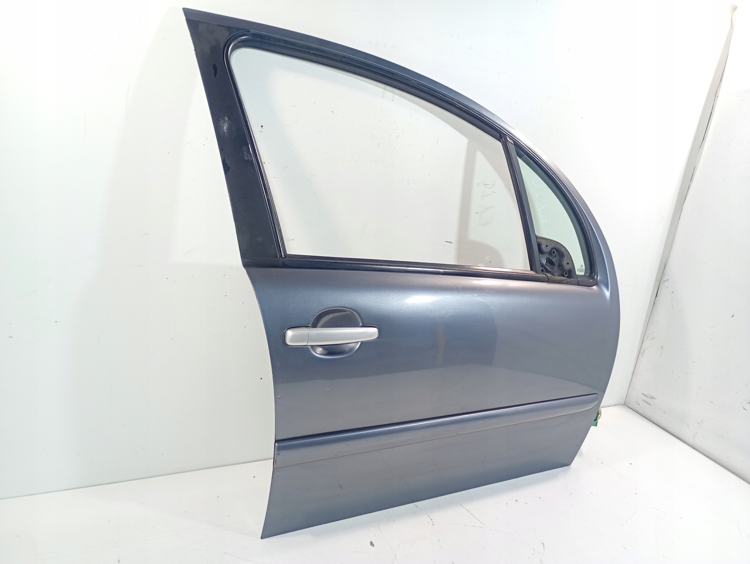 Citroen C3 and 02-08 door right front front kod lakieru EYTC
