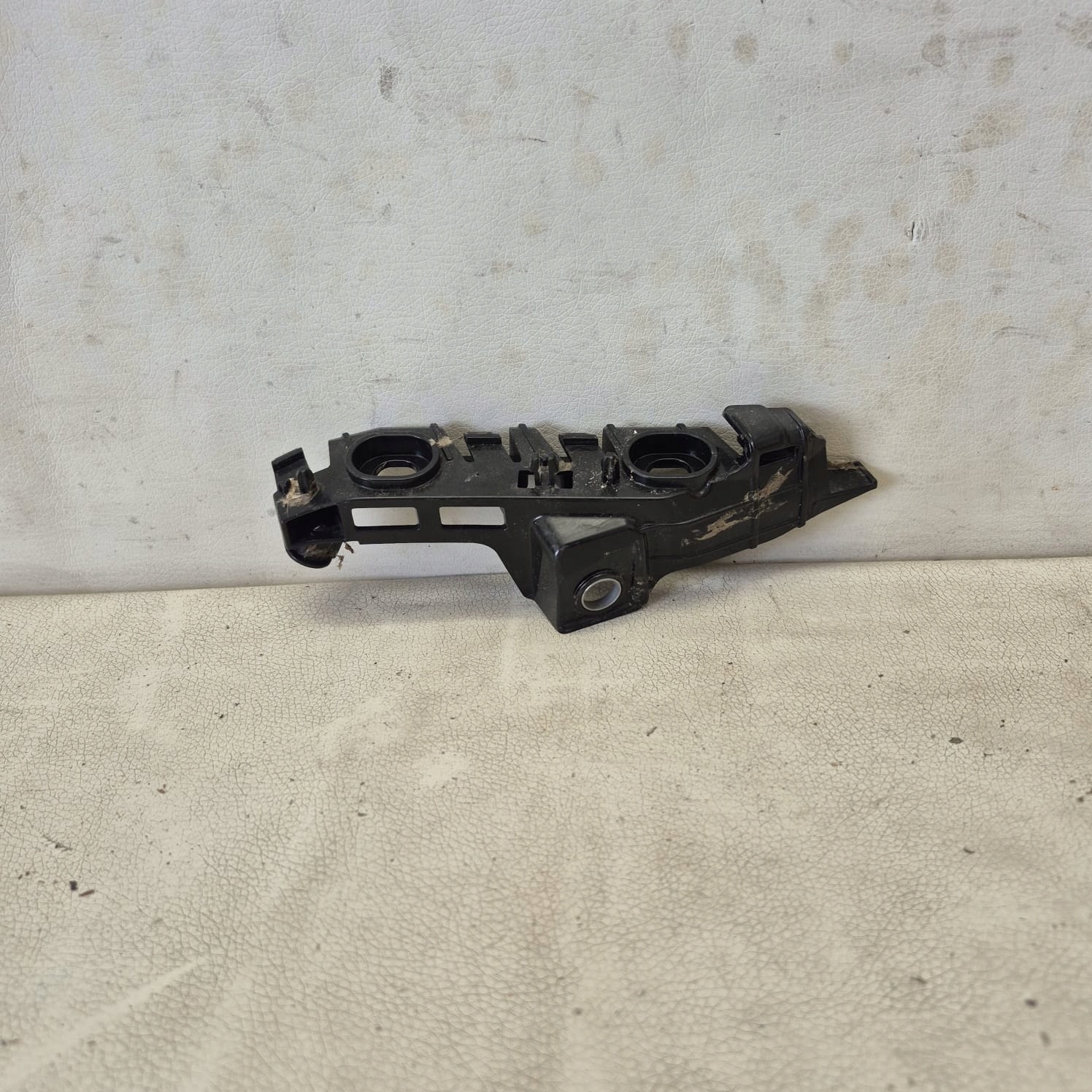 VW PASSAT B8 14-23 holder support left front front