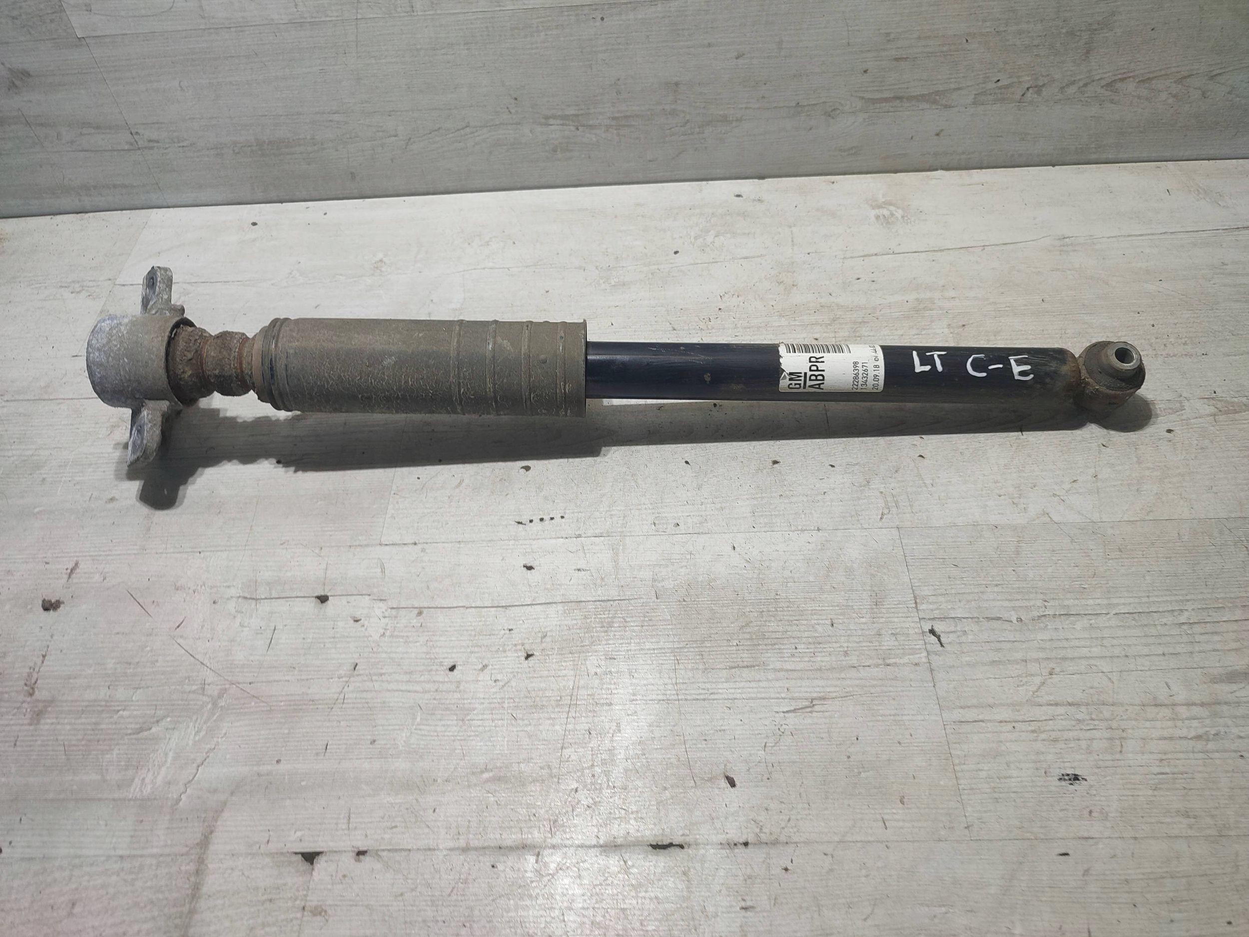 Opel Corsa E 2018 rear part side left shock absorber