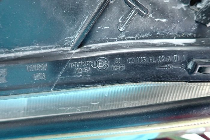TOYOTA RAV4 LIFT 10-13 reflektor left light left