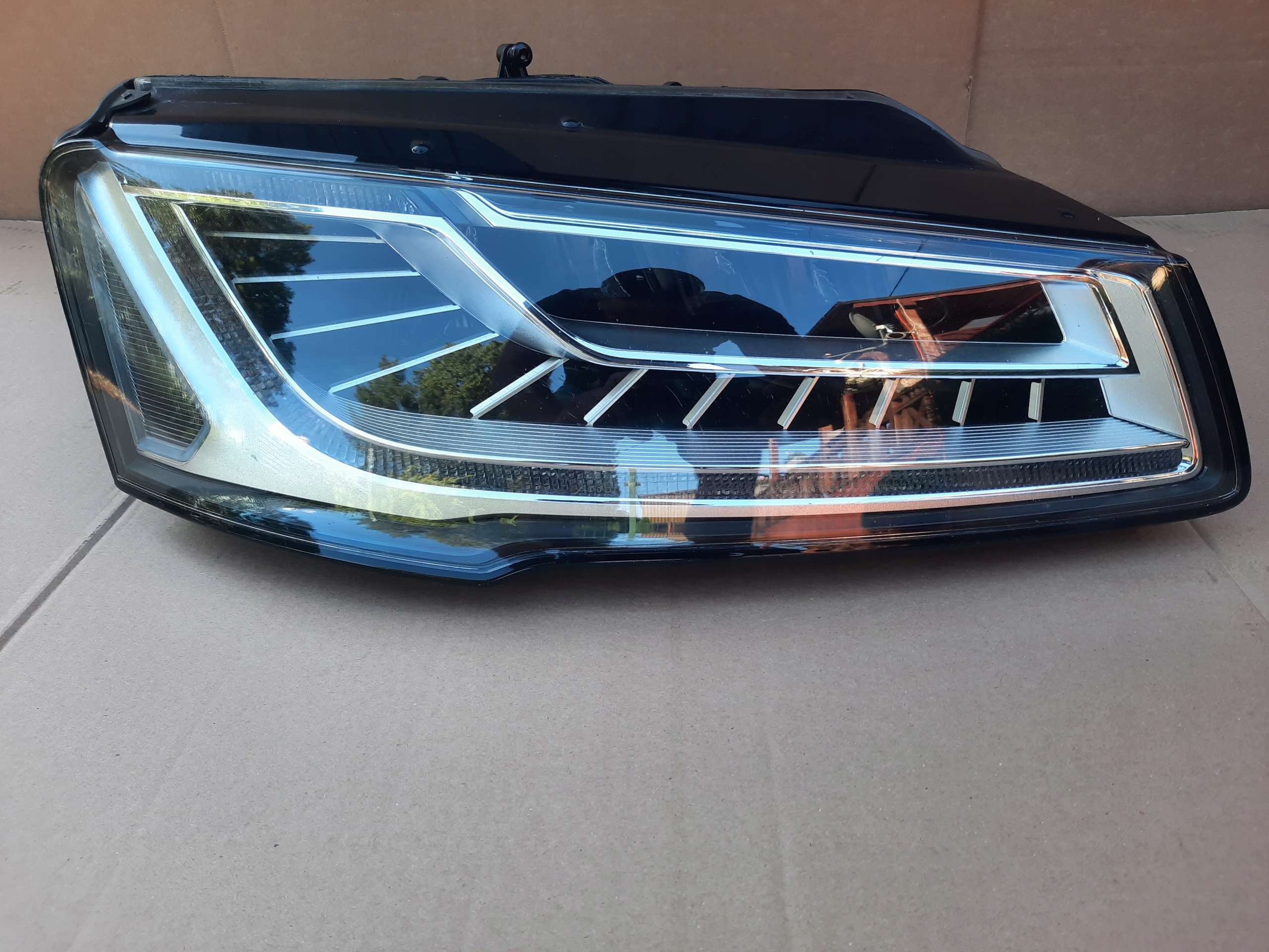 Full Led przedni prawy Audi A8 D4 MATRIX 4H0941784