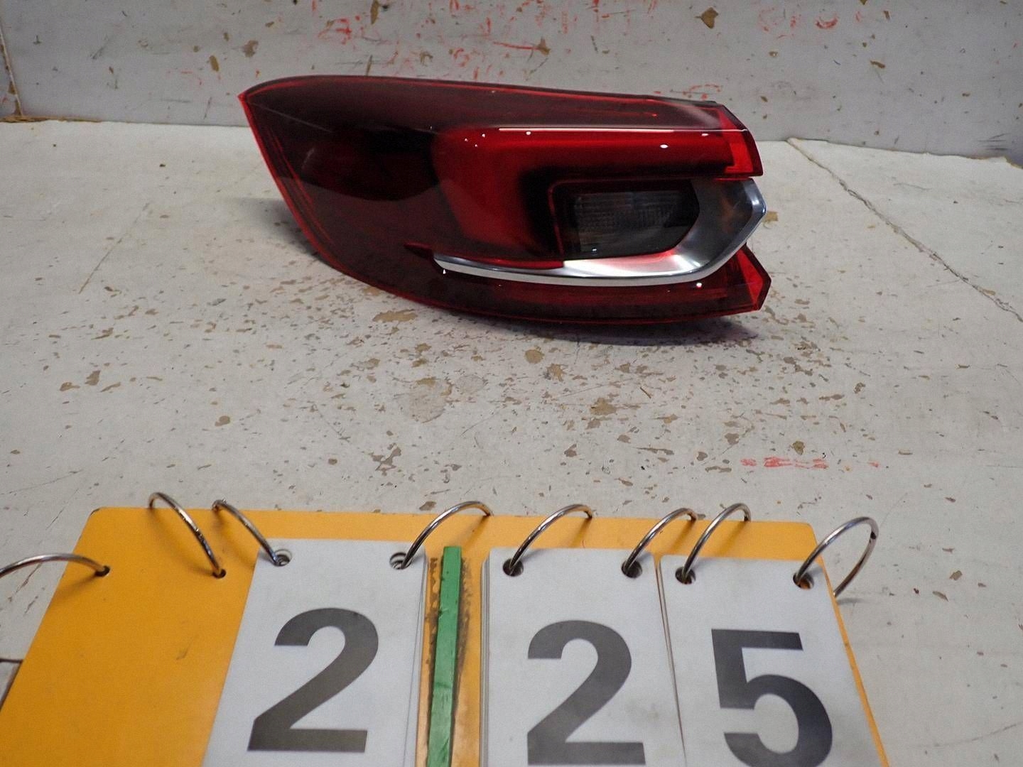 light rear part rear left OPEL INSIGNIA B II 2017- KOMBI 39099122