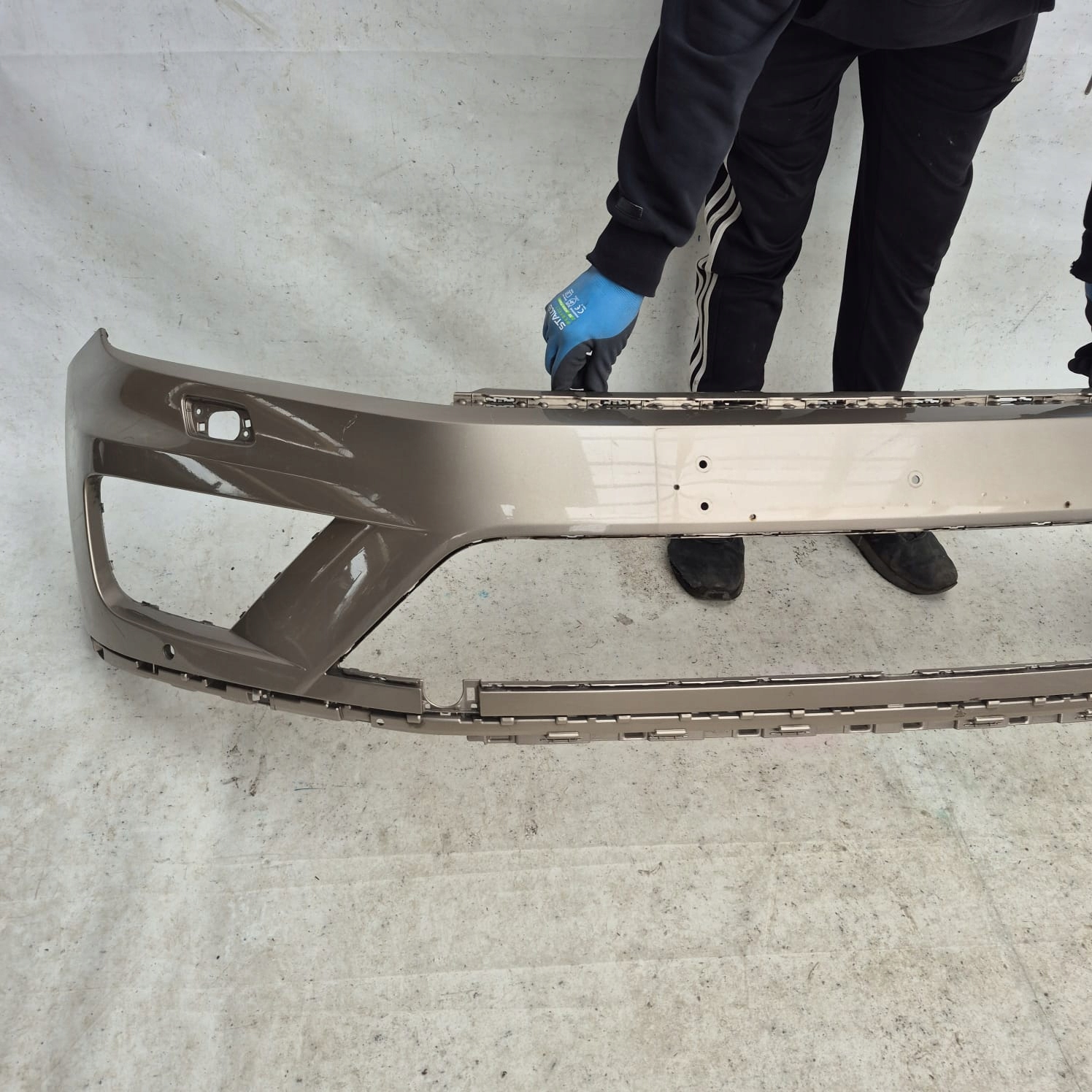 VW TOUAREG II LIFT 14-18 bumper front front washer PDC 7P6807221D