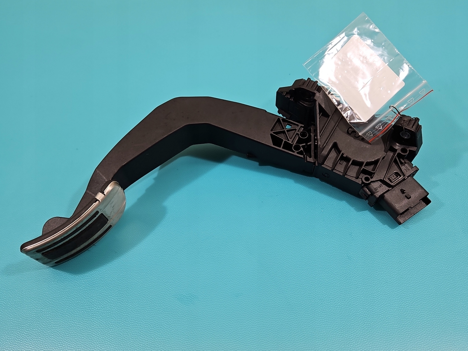 педаль газа потенциометр MOKKA b 2020 - 9837891880 1.2 T