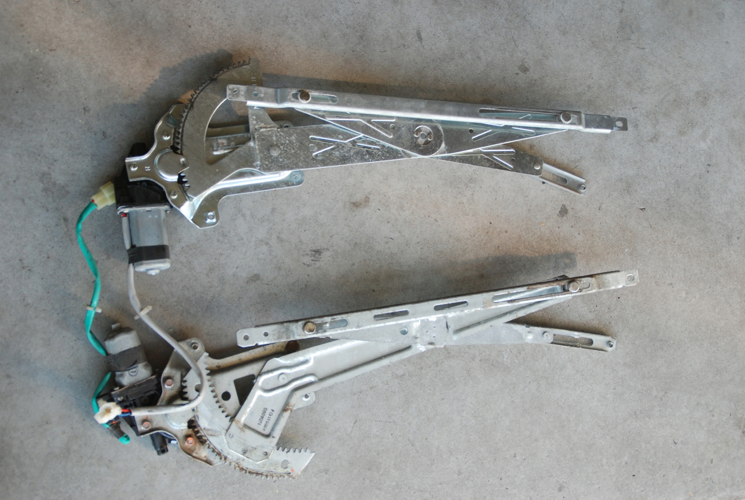 PODNOŚNIK SZYBY L / P PRZÓD FORD RANGER III Typ samochodu Samochody osobowe