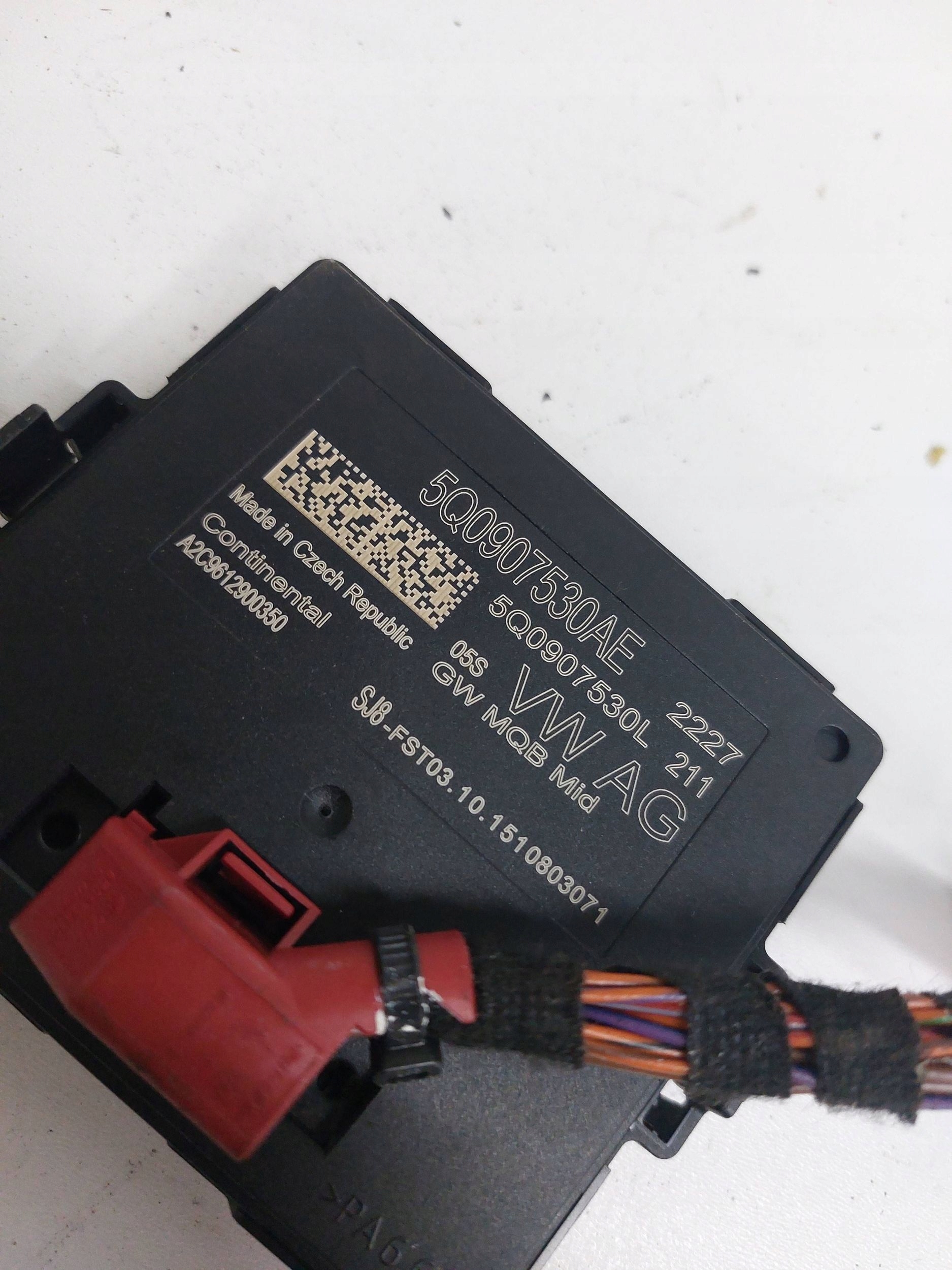 VW GOLF VII PASSAT B8 OCTAVIA III module control unit GETAWAY 5Q0907530AE