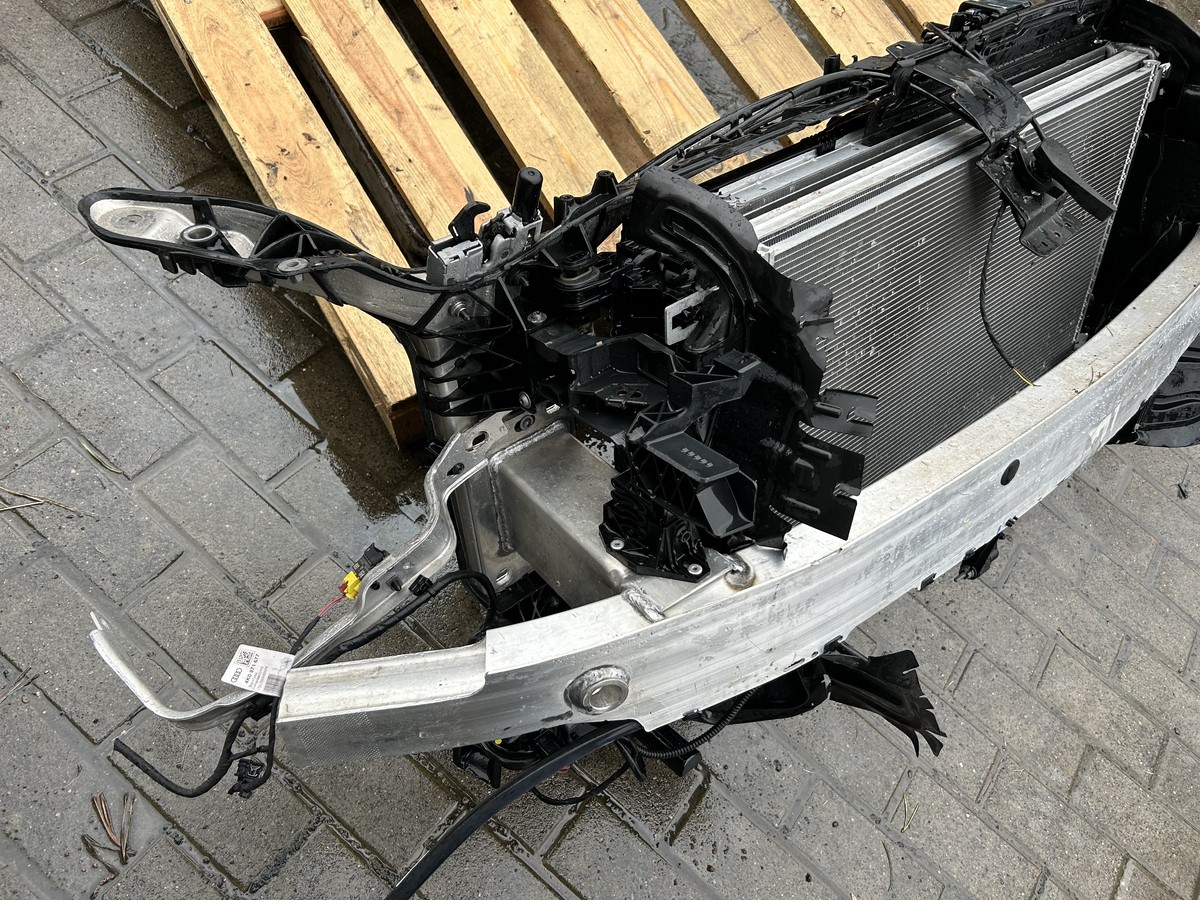 AUDI A6 C8 2.0 TDI PAS PRZEDNI CHŁODNICE KOMPLET WZMOCNIENIE Typ samochodu Samochody osobowe