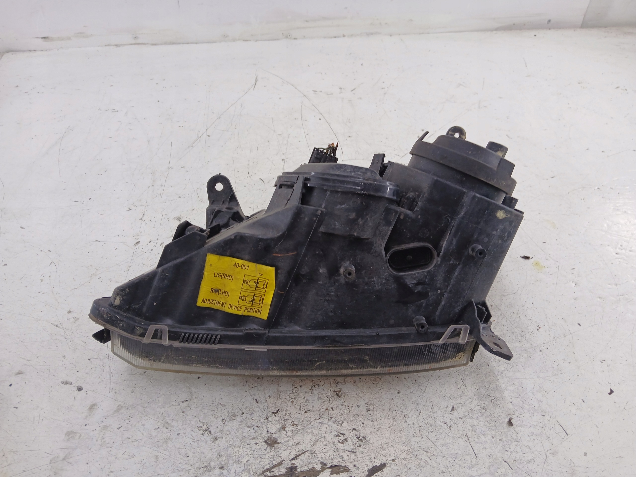 OPEL VECTRA C SIGNUM light right front CIEMNA