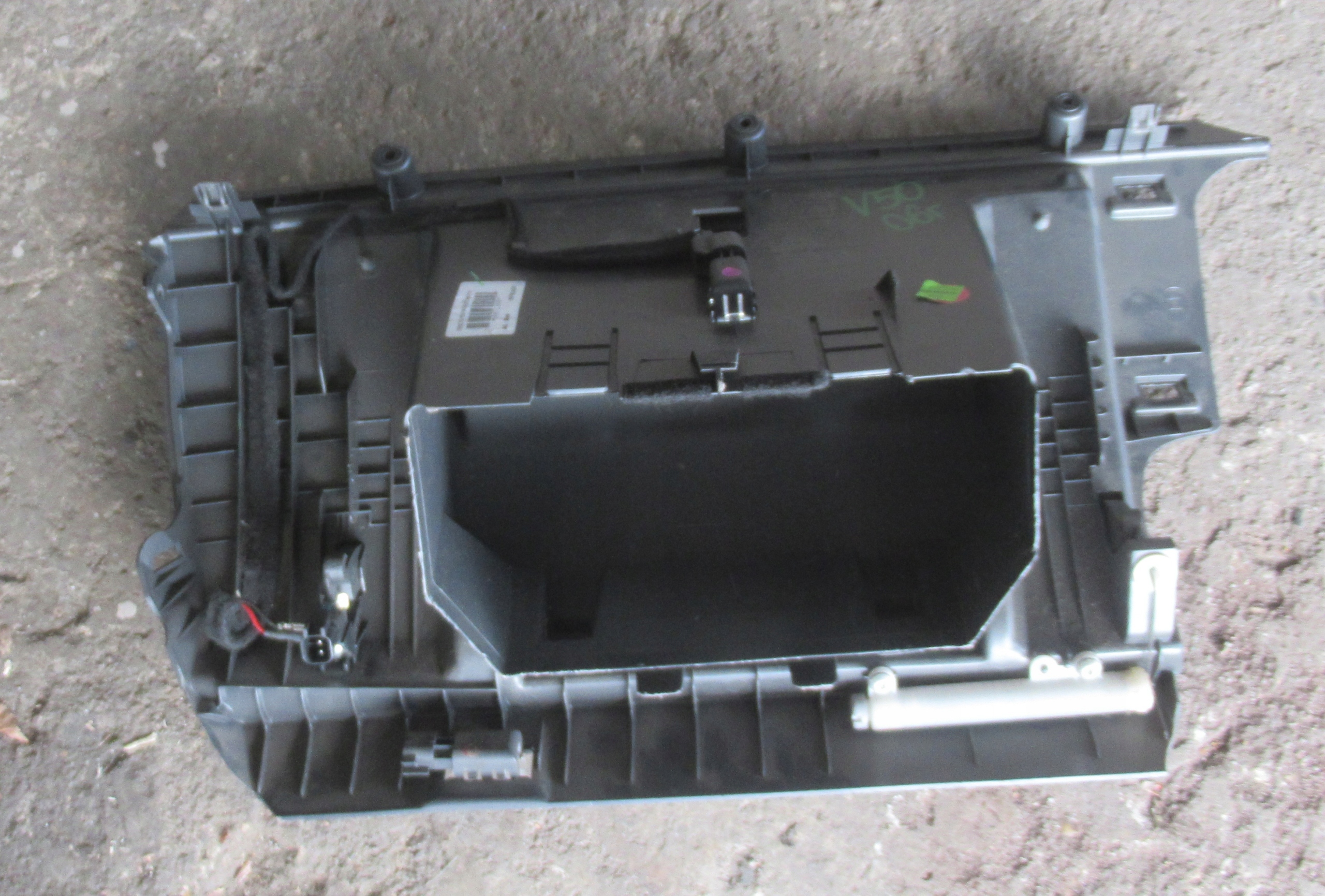 VOLVO V50 2.4 D 06R Handschuhfach des Beifahrers