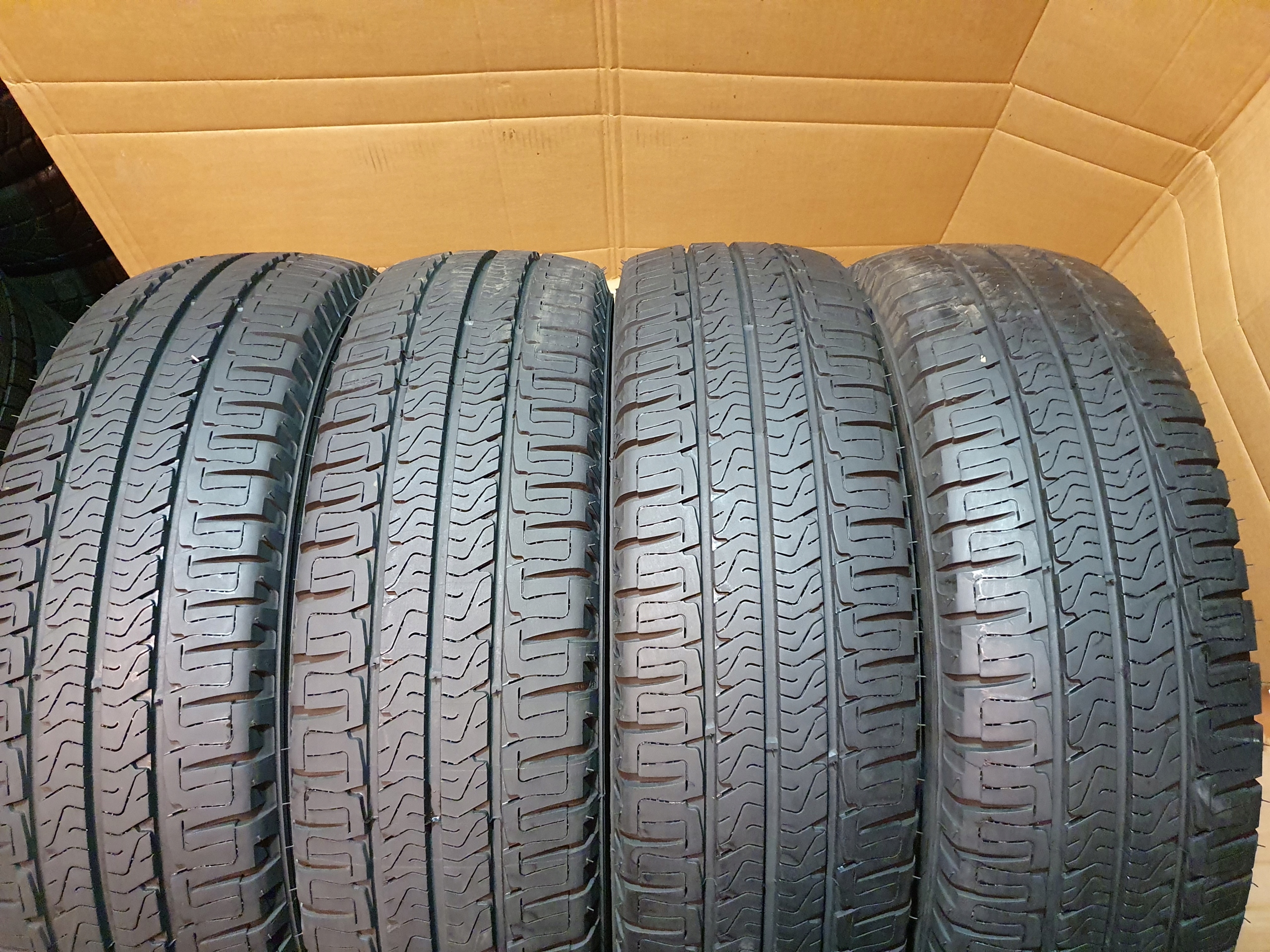 MICHELIN AGILIS CAMPING 225 75 16 C