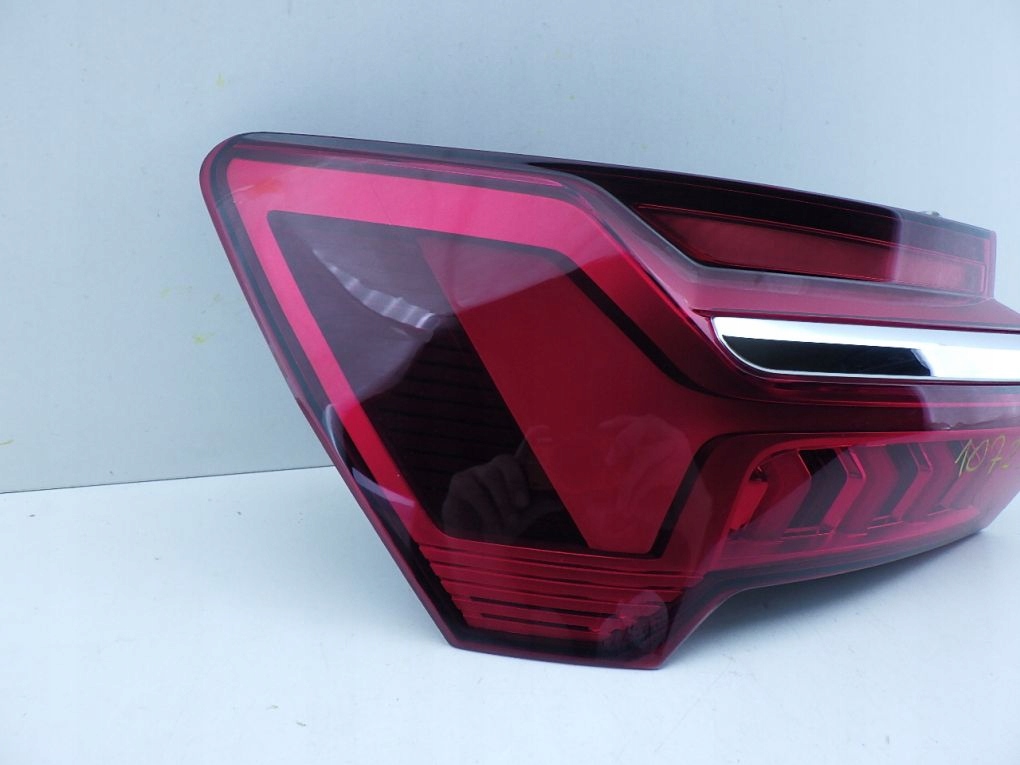 AUDI A6 C8 sedan 4K 4K5 MATRIX 2018- light rear part left