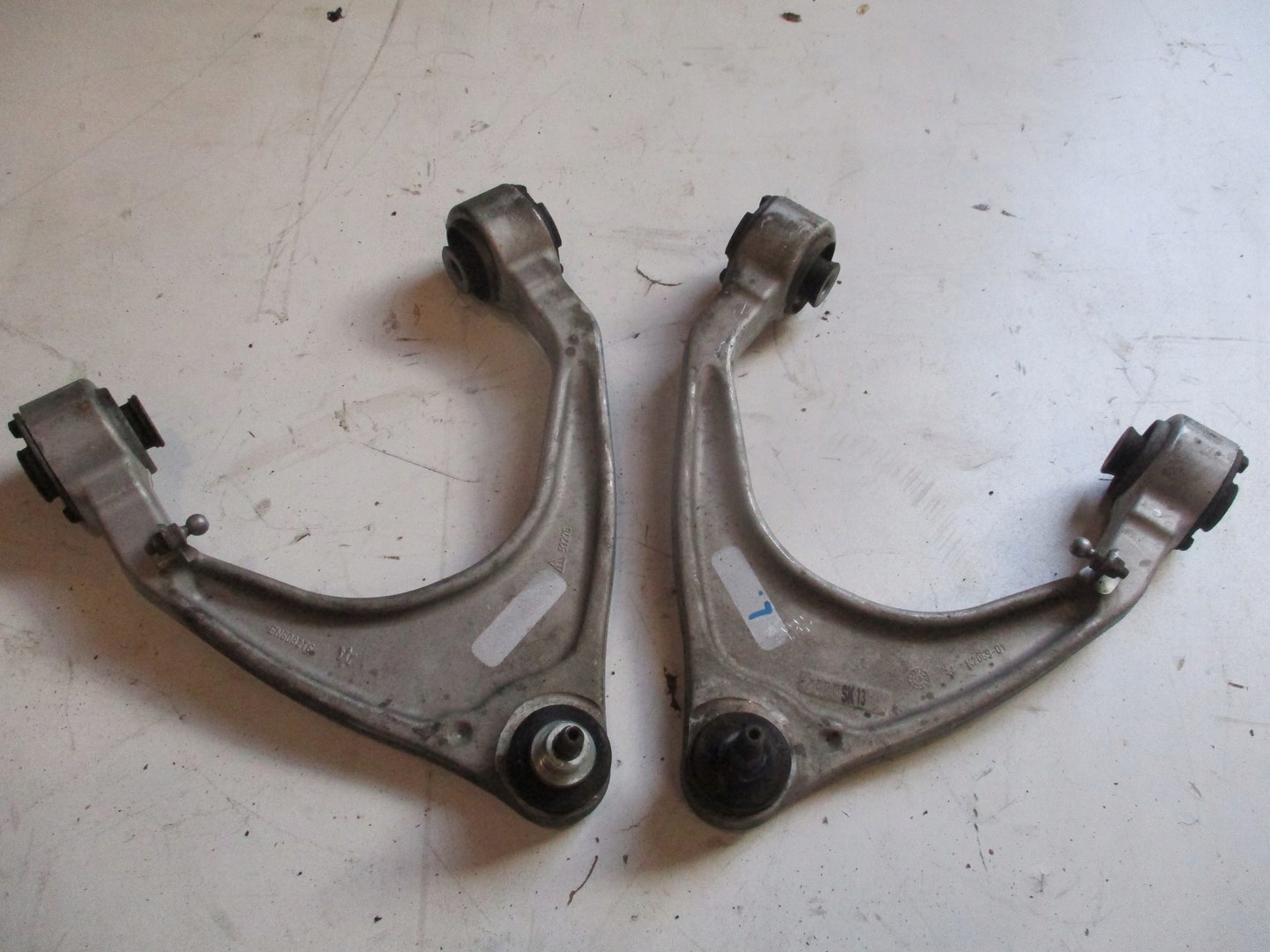 Ричаг ПРАВЫЙ ЛЕВЫЙ MASERATI LEVANTE 3d