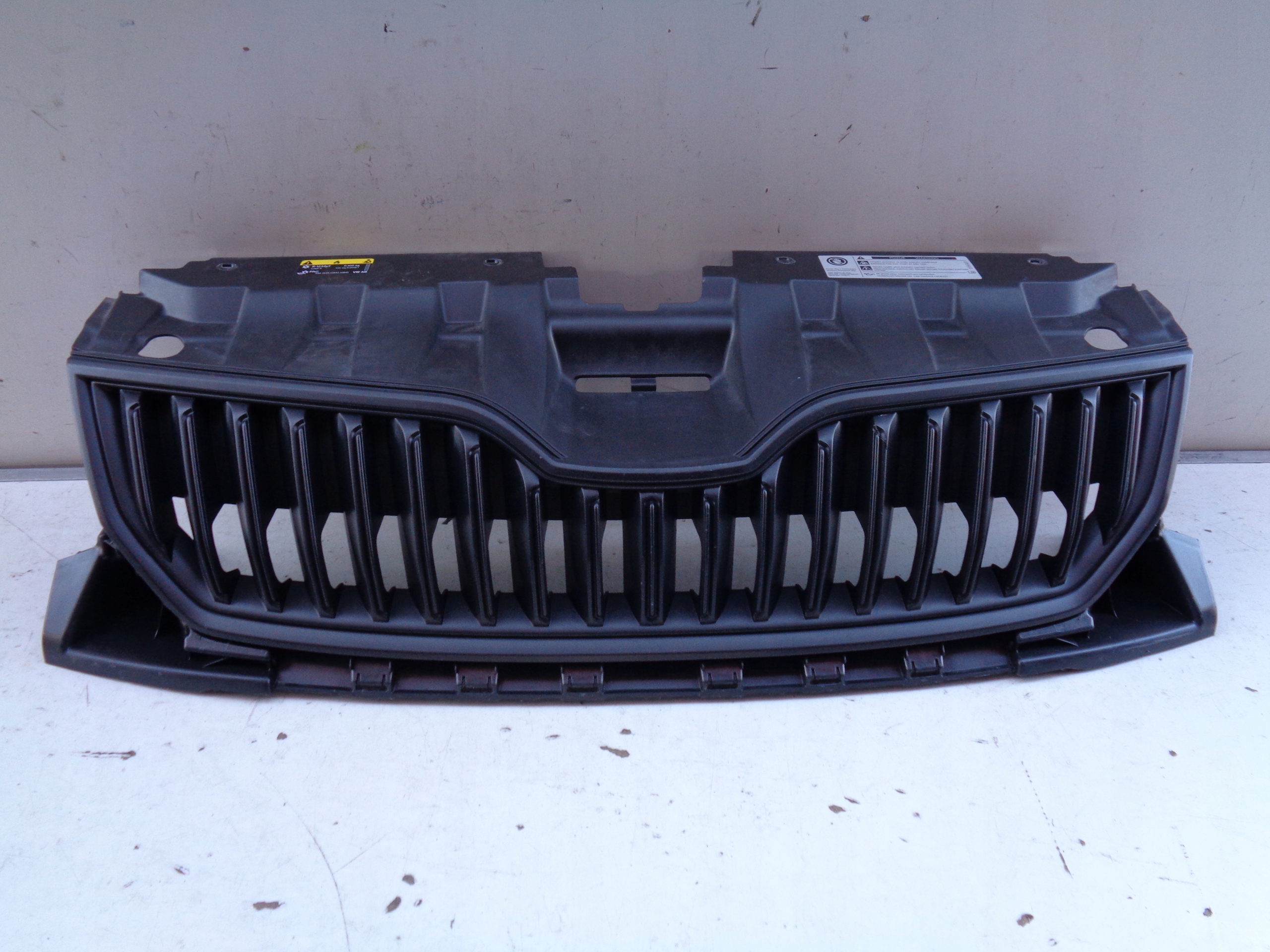 GRILLE SKODA FABIA III 3 6V 6V0 14
