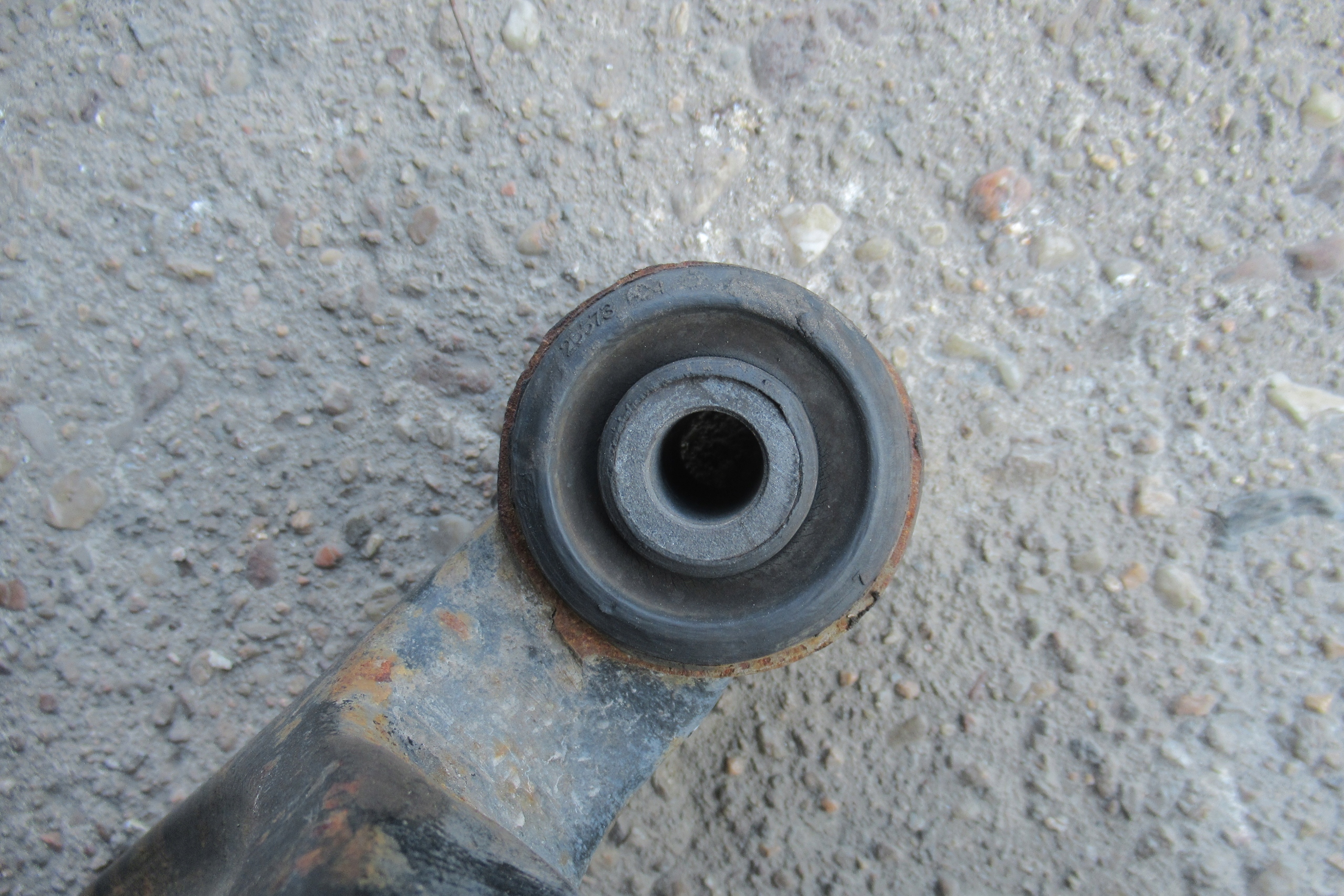 VW T5 2.5 TDI arm left front