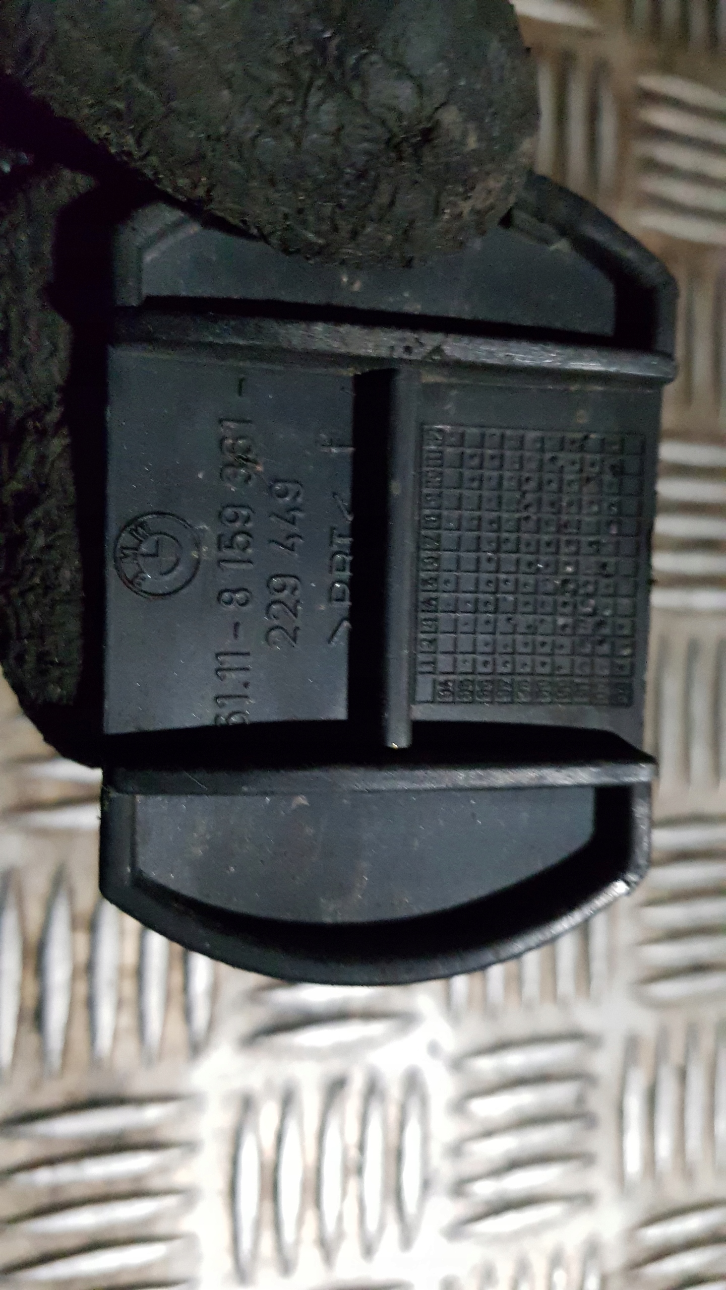 BMW 5 E39 support holder of a bumper left or right front 8159361 8159362
