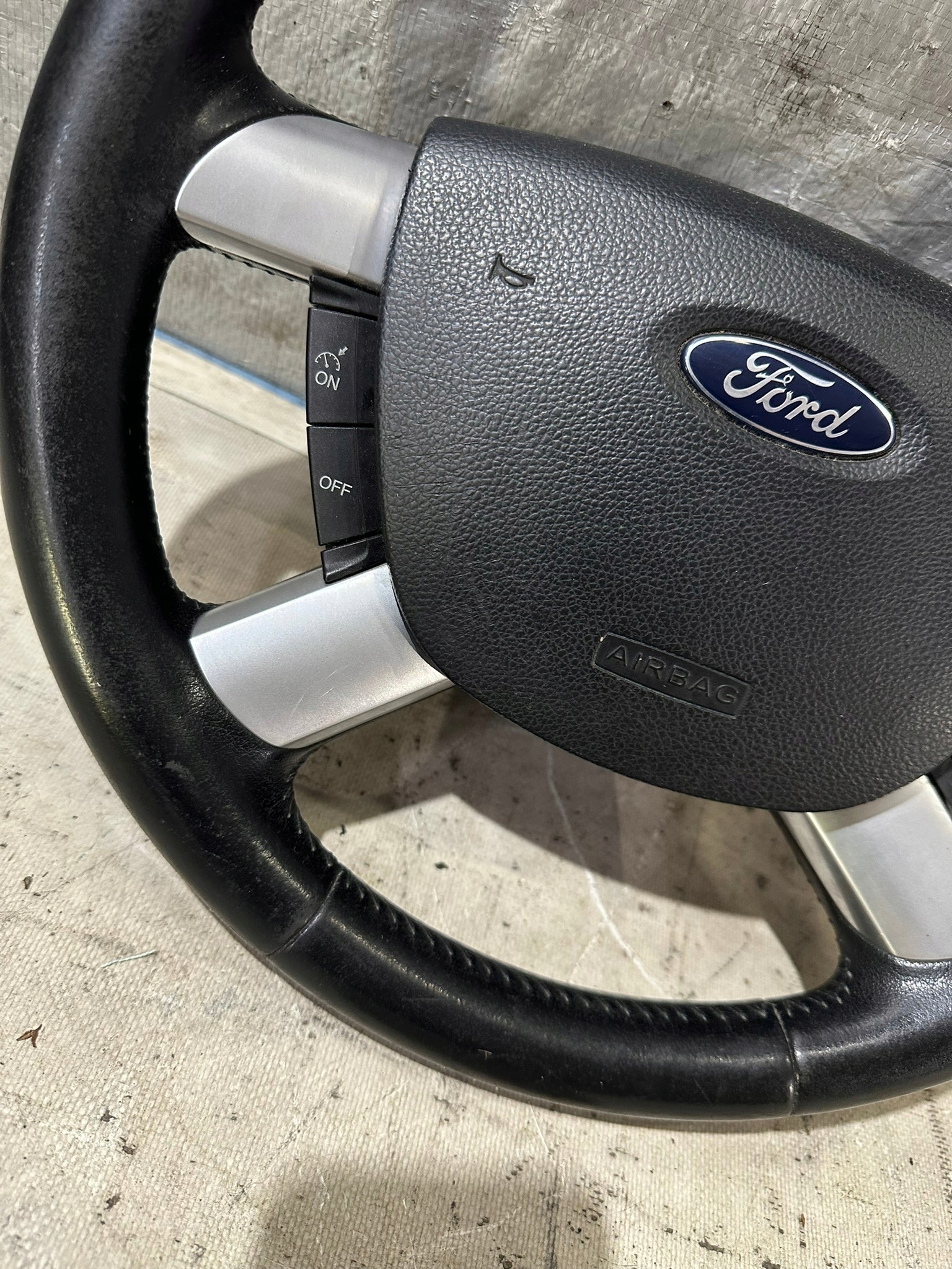 lenkrad MULTIFUNKCYJNA FORD FOCUS C-MAX 2005R