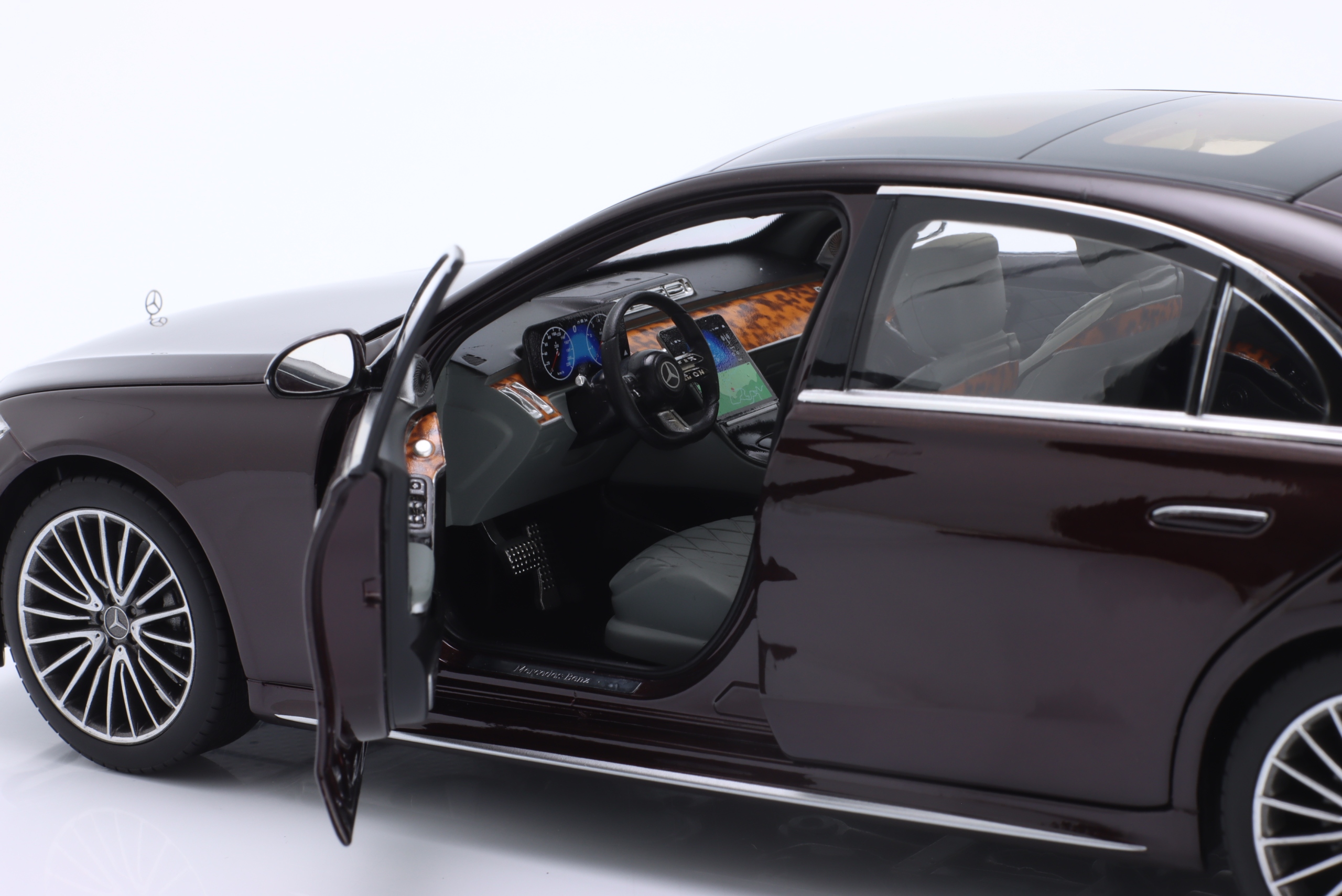 Mercedes triedy S W223 AMG Line (2021) 1:18 NOREV - Allegro Mercedes triedy S W223 AMG Line (2021) 1:18 NOREV - Allegro