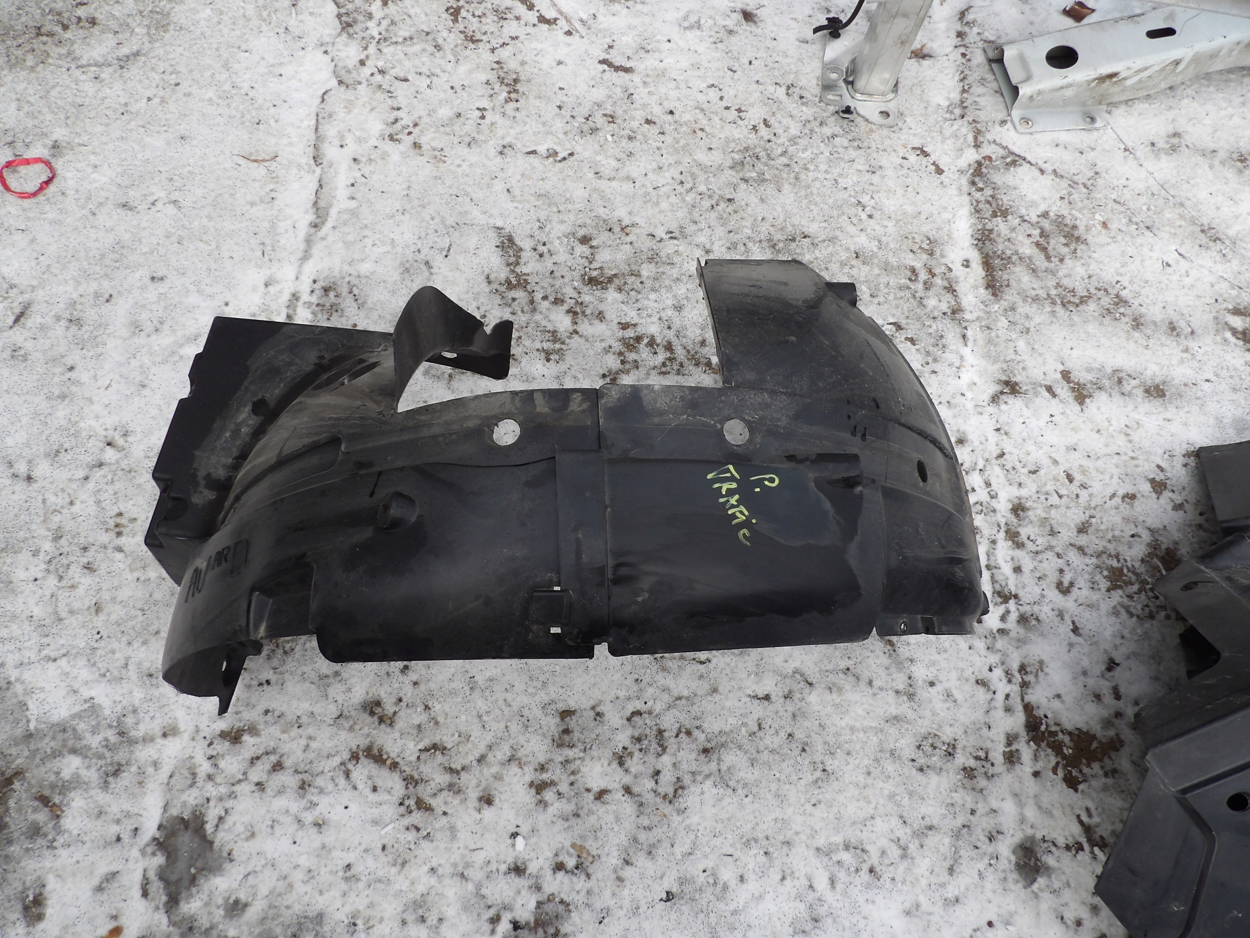 PRAWE PRZEDNIE NADKOLE RENAULT TRAFIC III 3