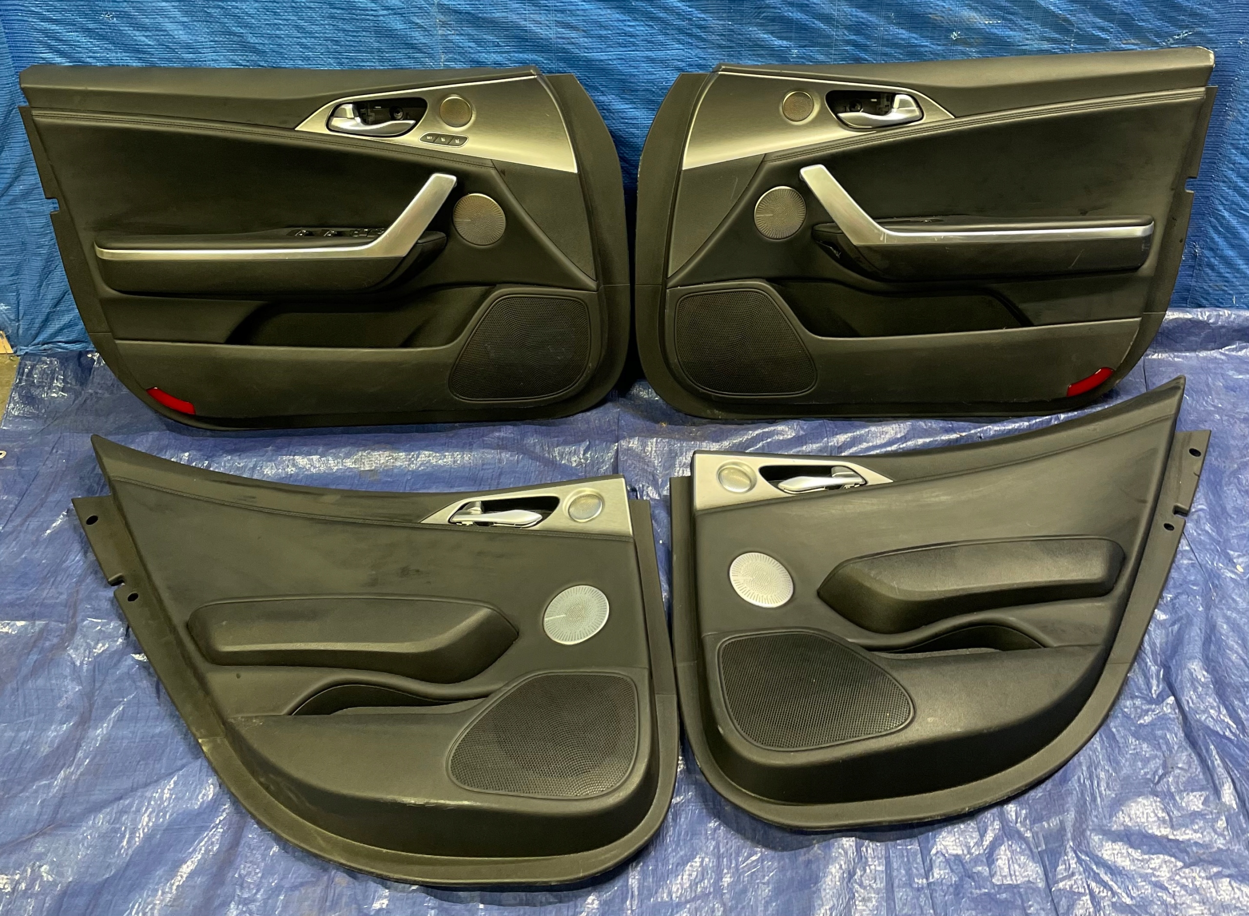 KIA STINGER GT BOCZKI TAPICERKA DRZWI KOMPLET