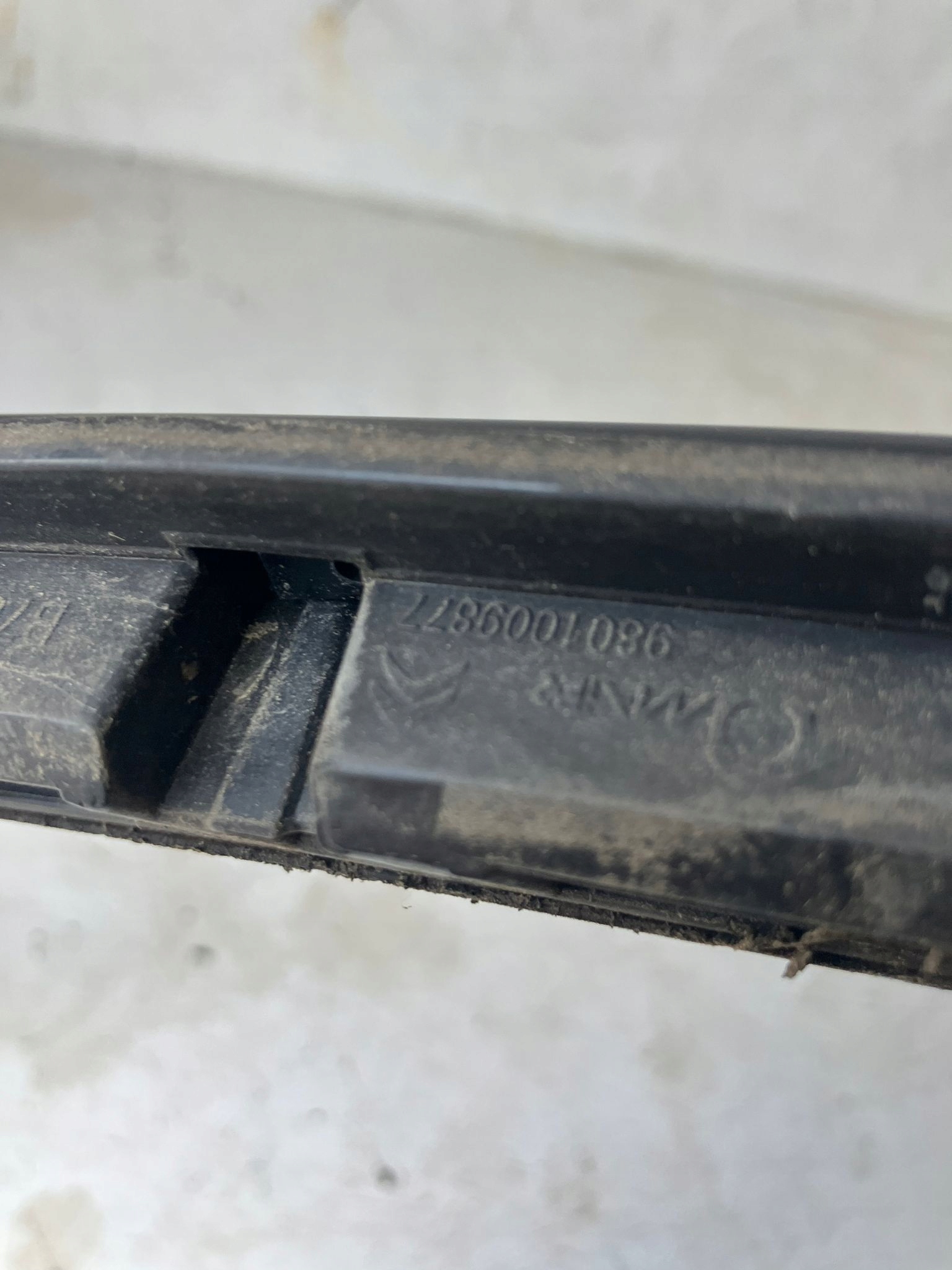 cap moulding bonnet boot C4 GRAND PICASSO II right 9801009877 #27