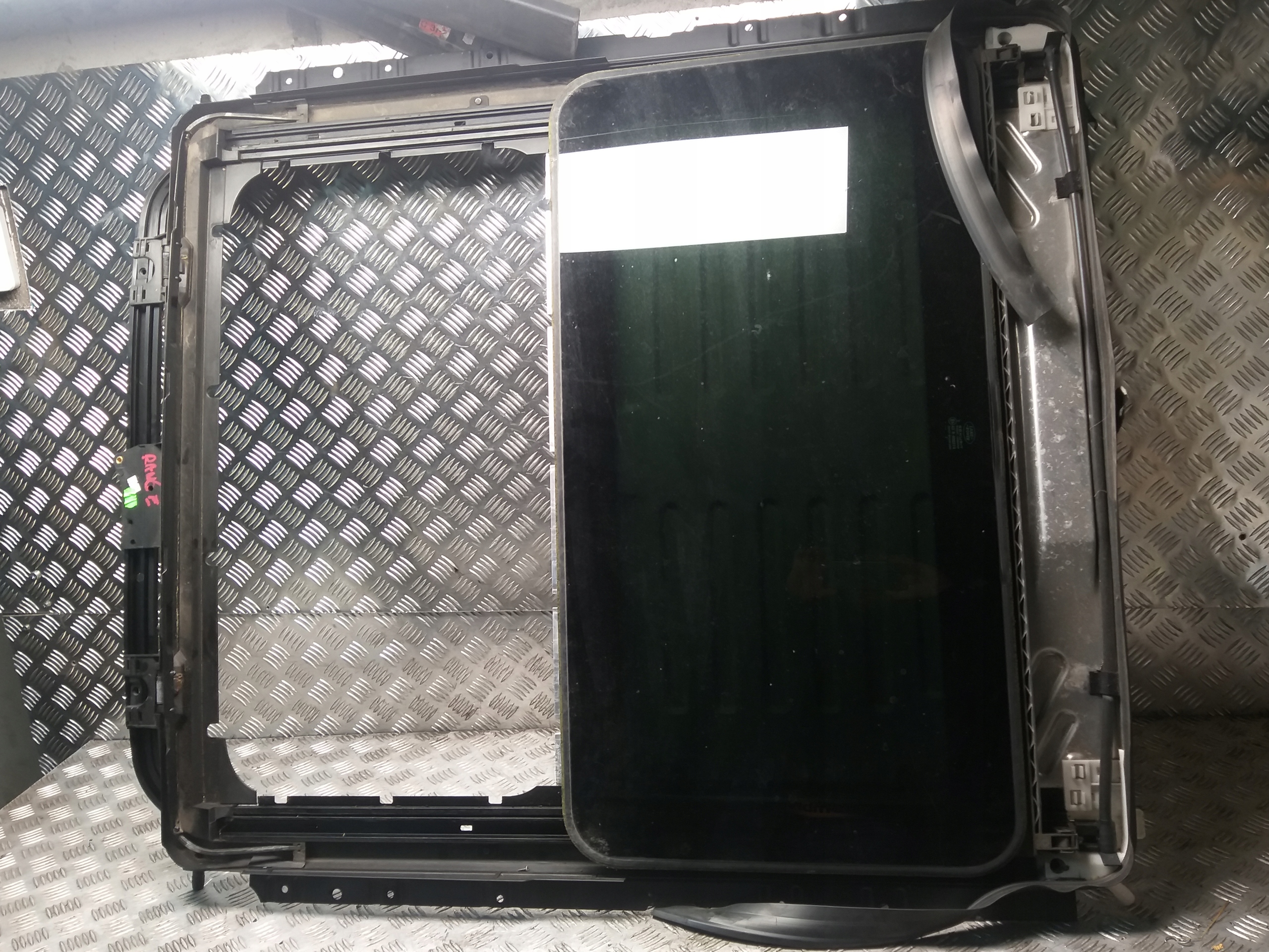 898696913 - люк Range Rover Vogue L322