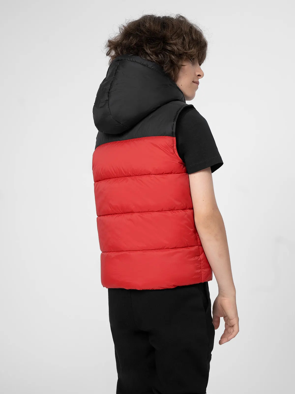 BEZRĘKAWNIK CHŁOPIĘCY 4F KAMIZELKA WIOSENNA SS23M079 Kod producenta 4FJSS23TDJAM079-62S