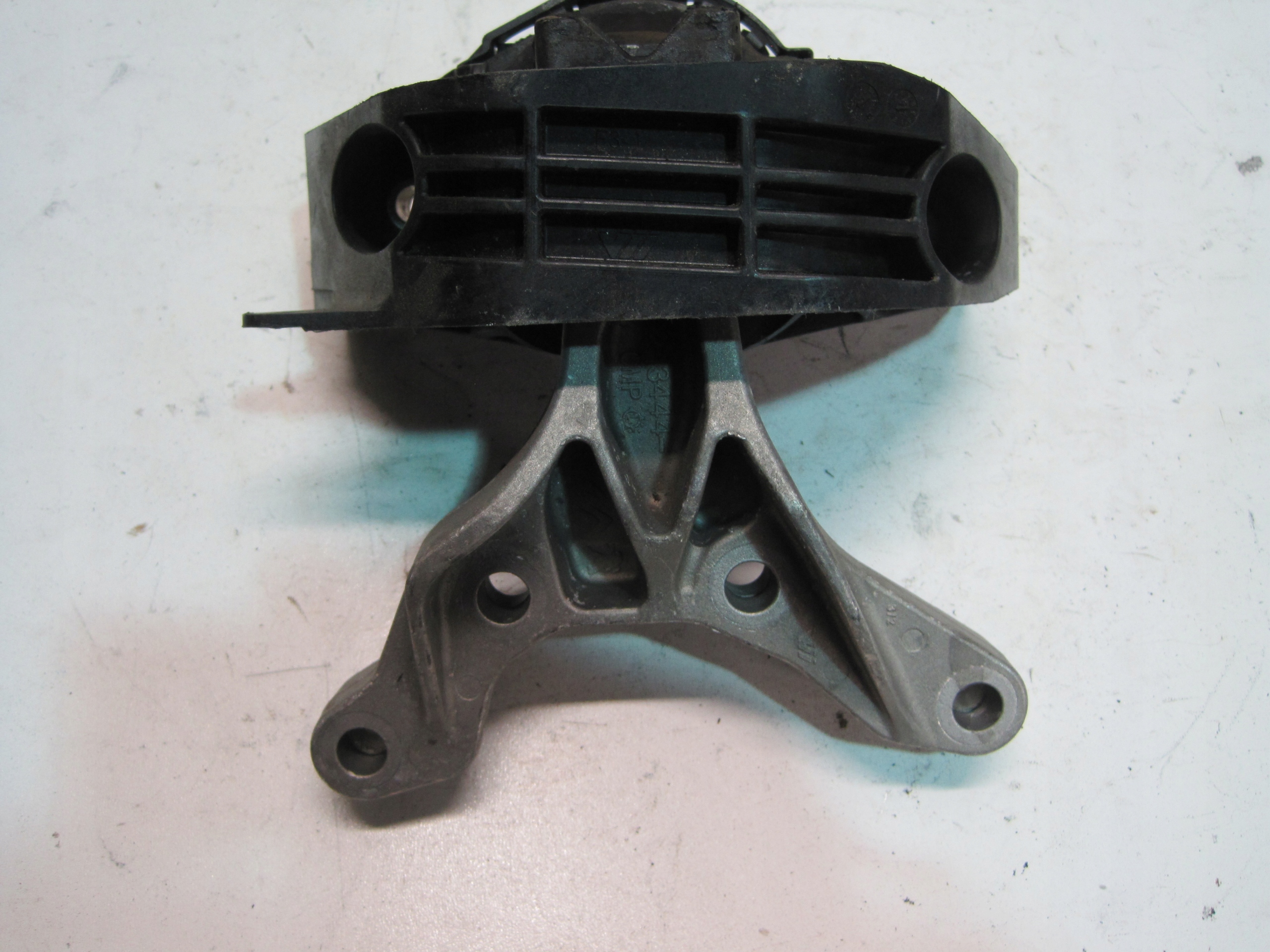 supporto PEUGEOT 2008 II 243444
