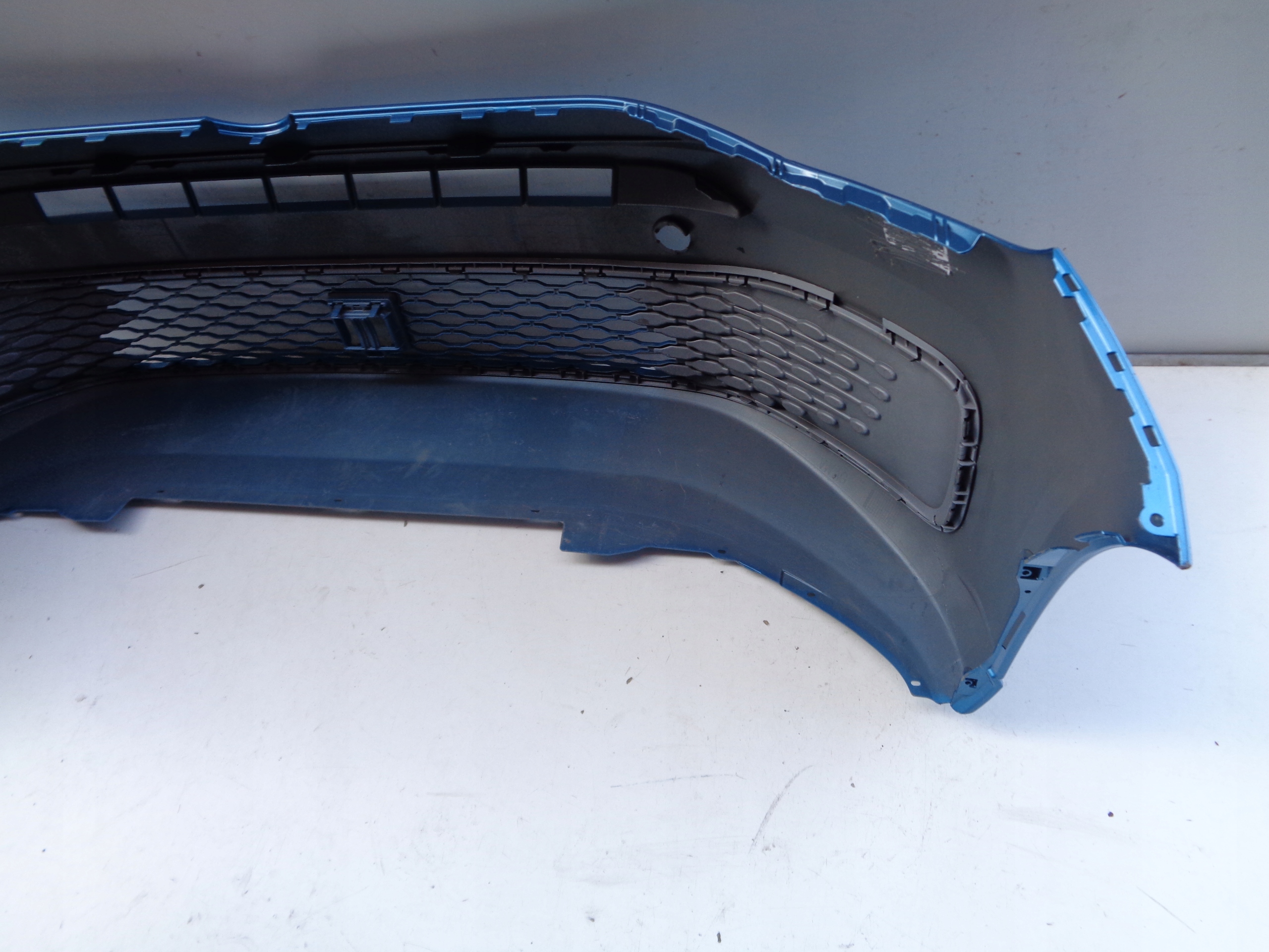 Frontstoßstange VW CADDY 2K 2K7 20- NR 28933