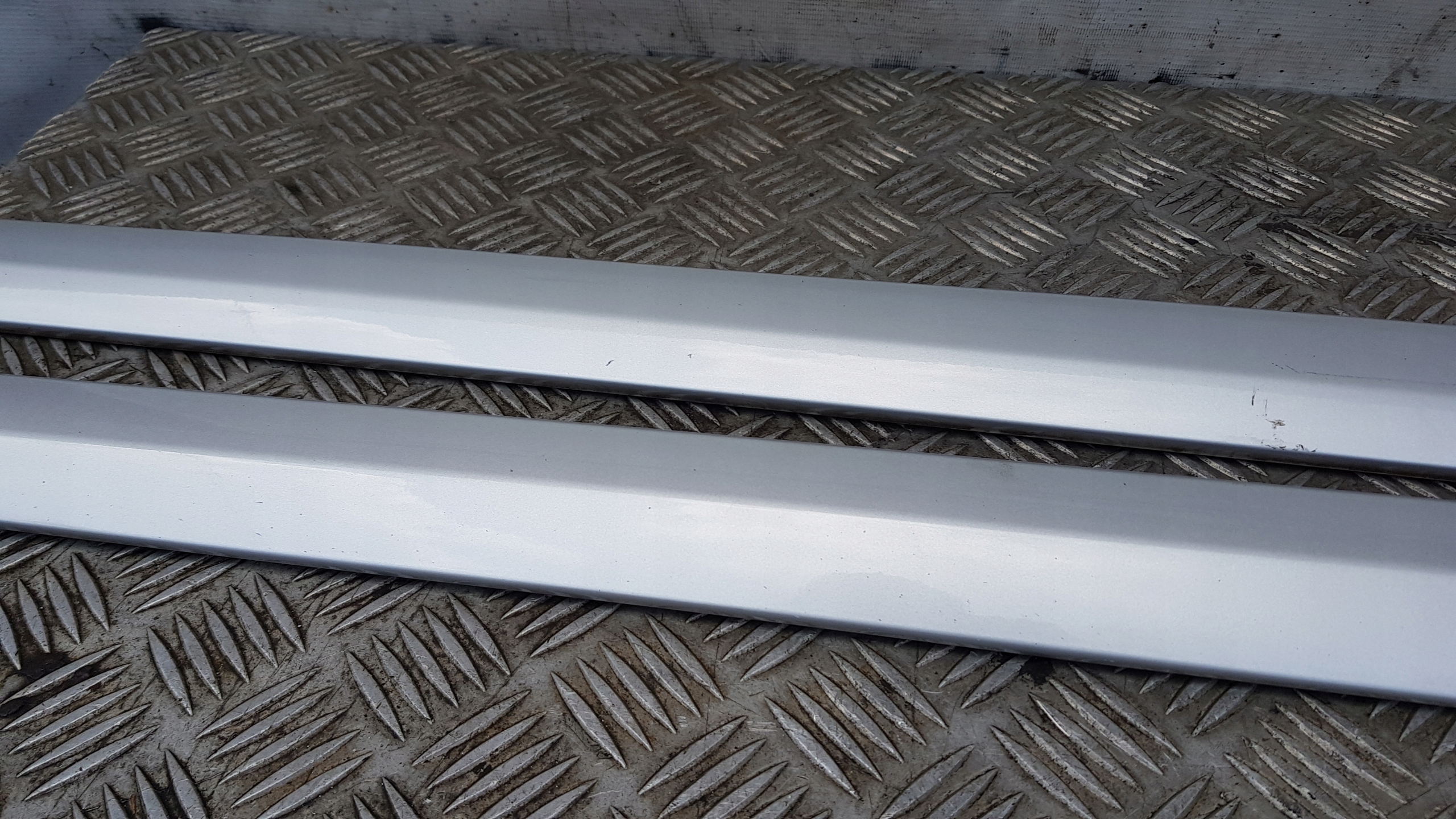 MERCEDES W203 moulding door left right front 744