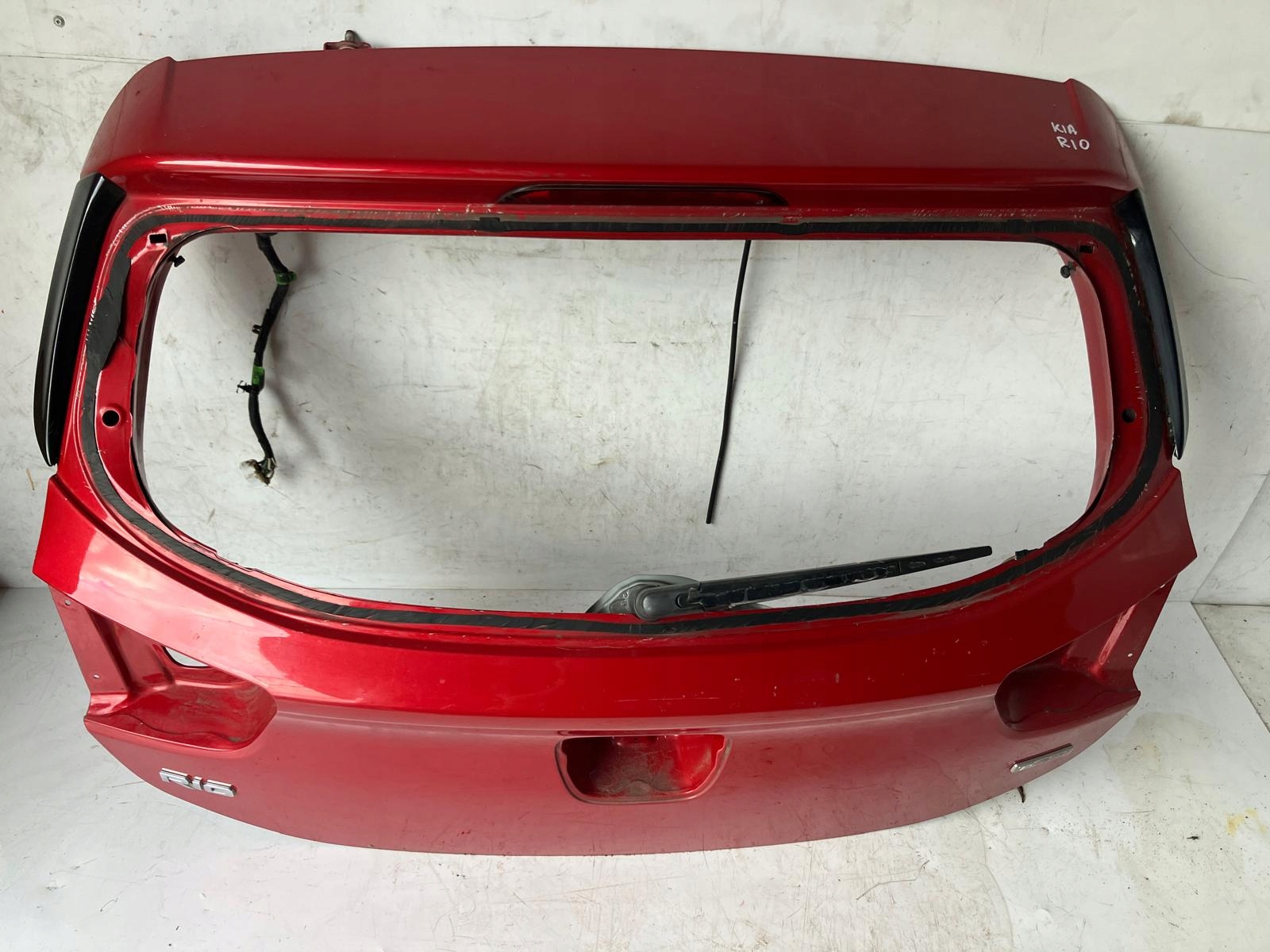 КРЫШКА БАГАЖНИКА KIA RIO IV ПРОСИТЬ