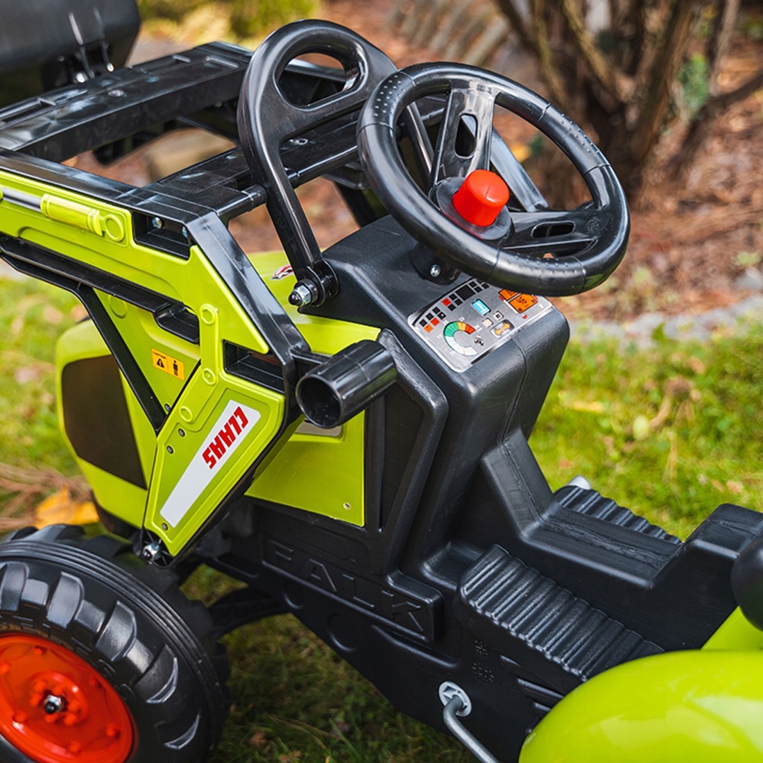 TRAKTOR CLAAS na PEDAŁY PPRZYCZEPKA ŁOPATA / FALK Model Claas Axos