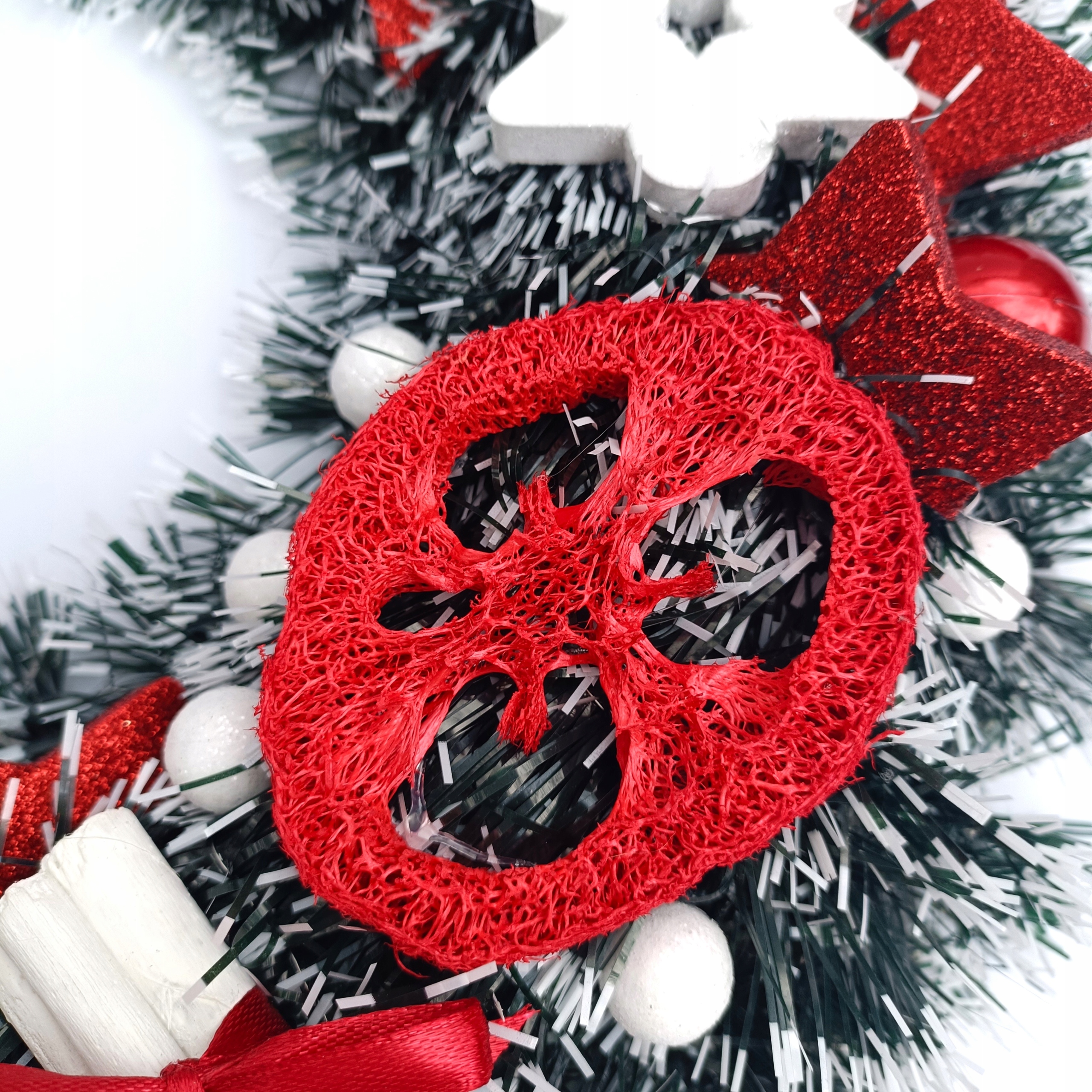 BOŻONARODZENIOWY WIANEK NA DRZWI WIENIEC ŚWIĄTECZNY STROIK 40 CM CZERWONY Marka inna