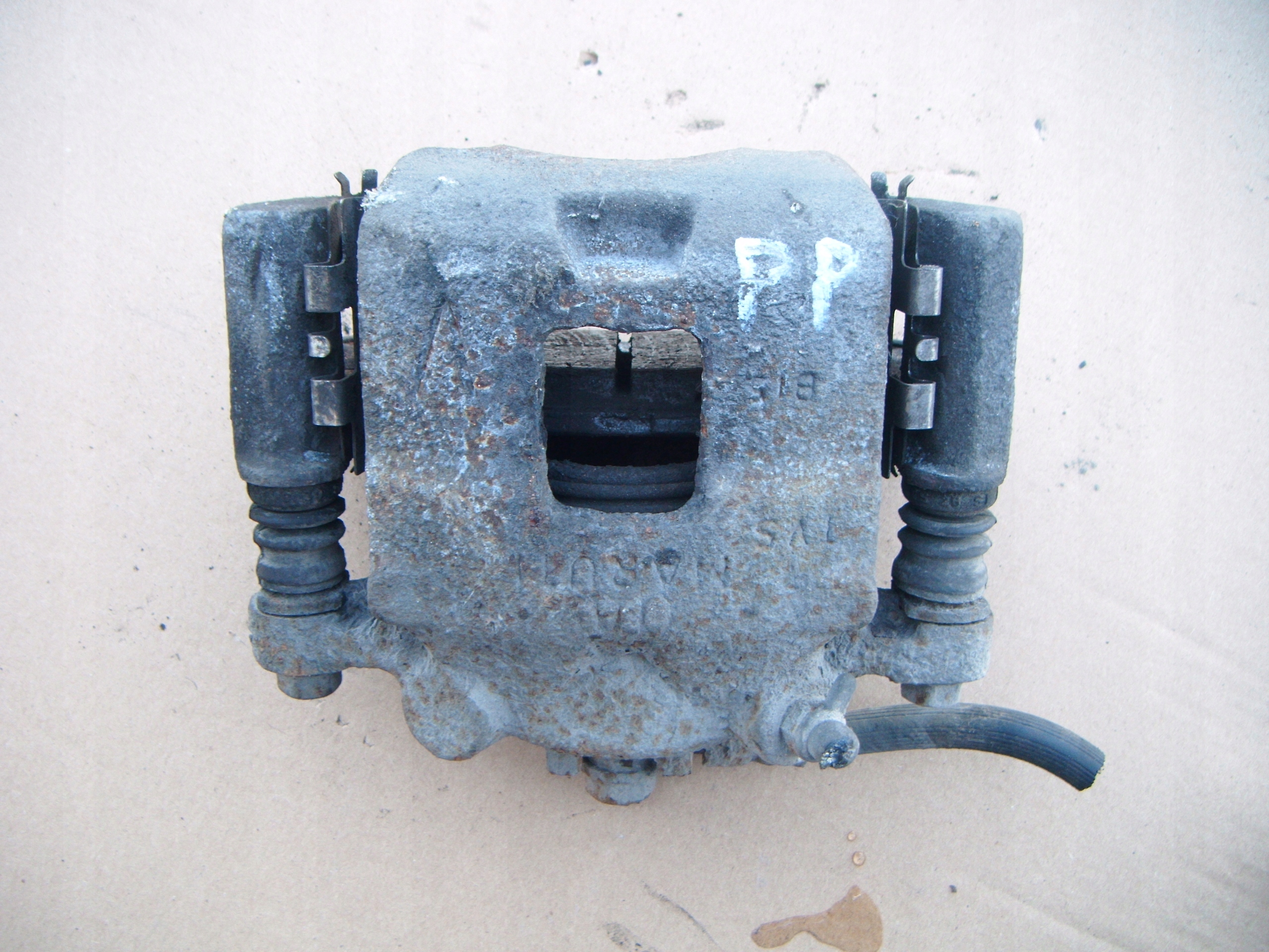 SUZUKI ALTO V 98-04 1.0 ZACISK HAMULEC PRAWY PRZÓD