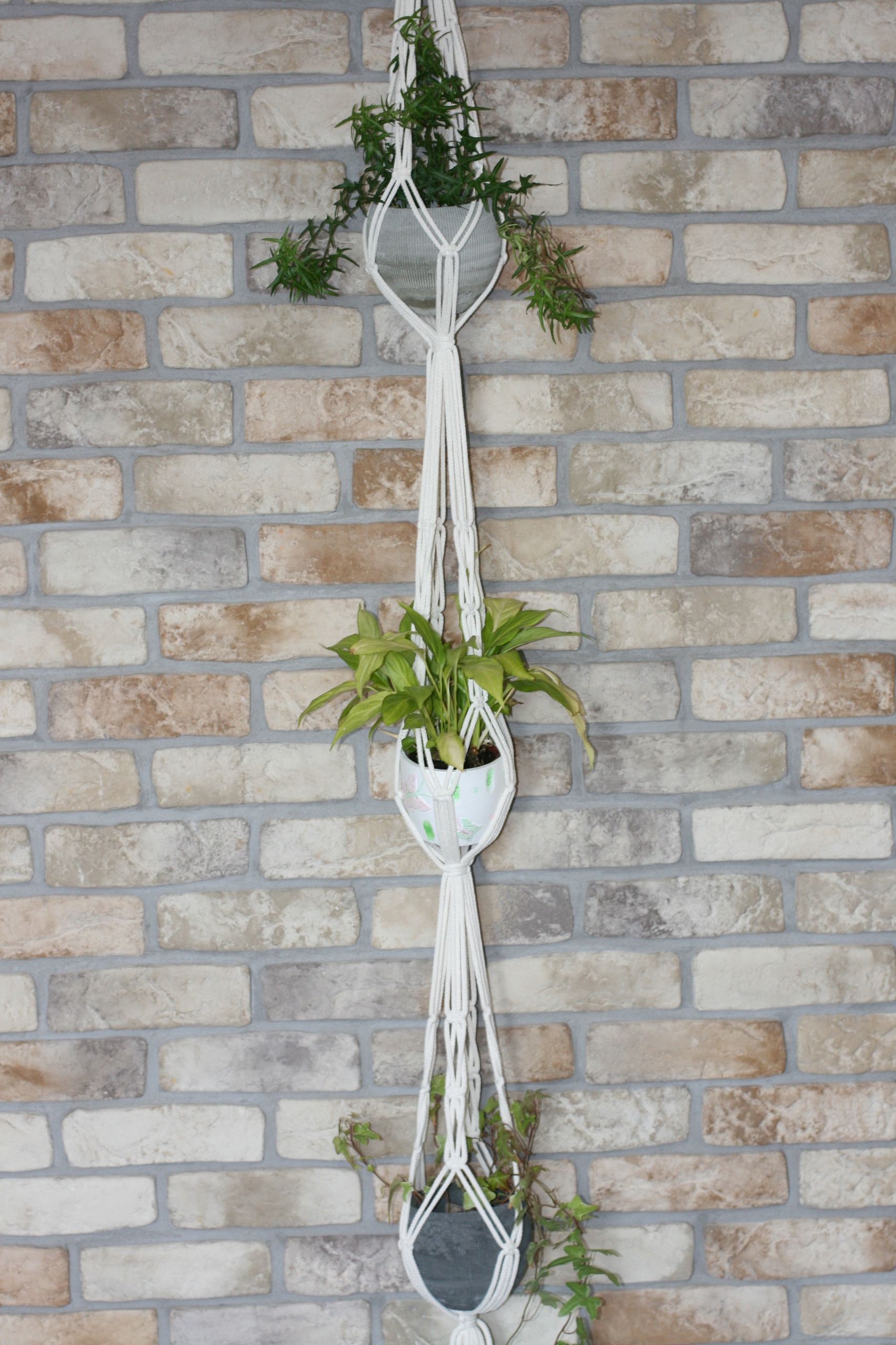 Trojitý květináč z provázku makramé, dlouhý, boho