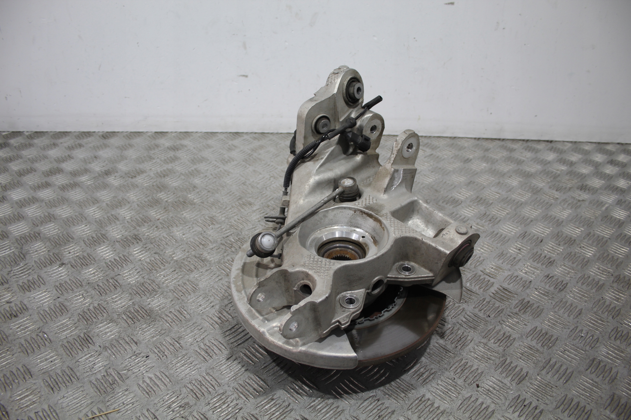 swing left rear part EVOQUE II 2 L551 K8D2-5A969-AA