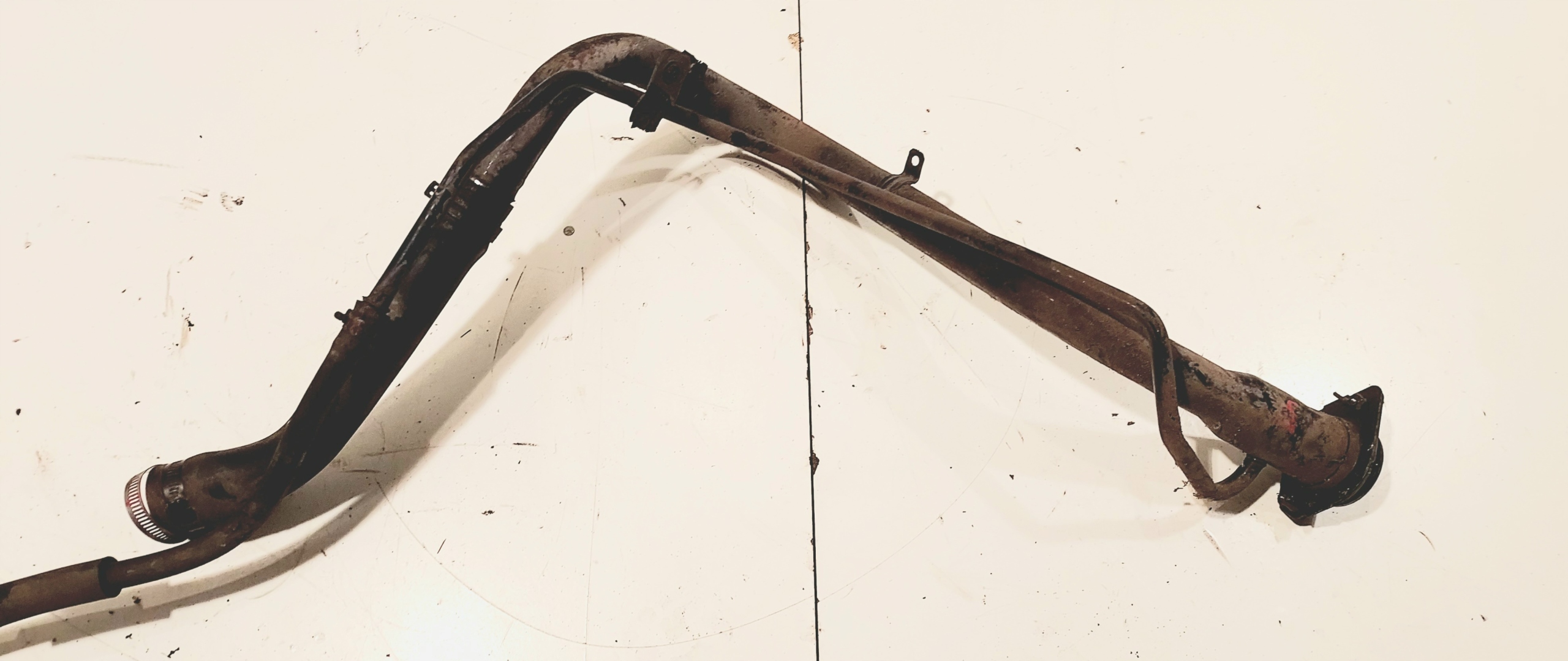 1.3B 05-15 - ТРУБА ПАЛИВНОГО БАКА SUZUKI SWIFT MK7