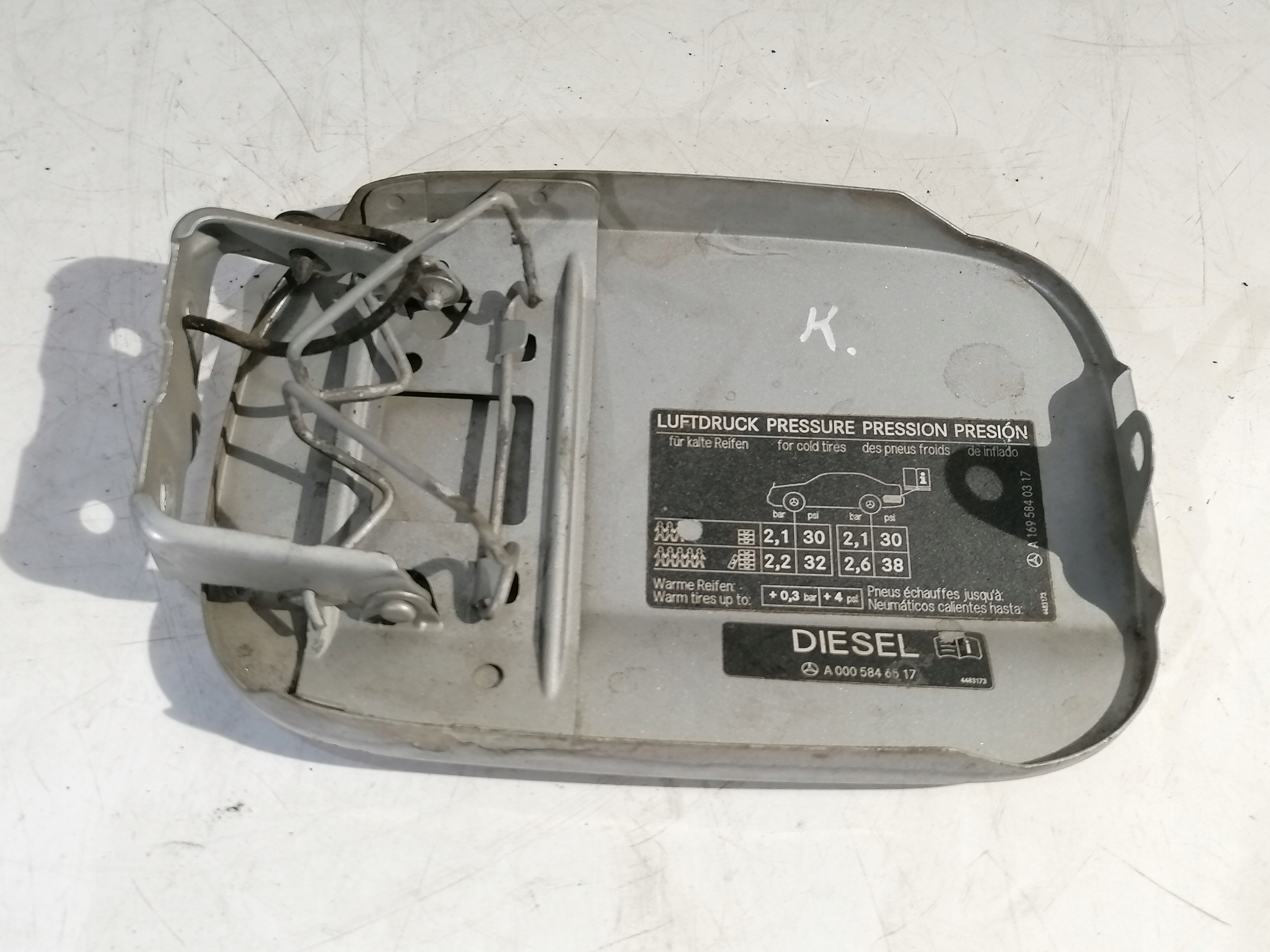Mercedes A klasa W169 Volet Carburant 761