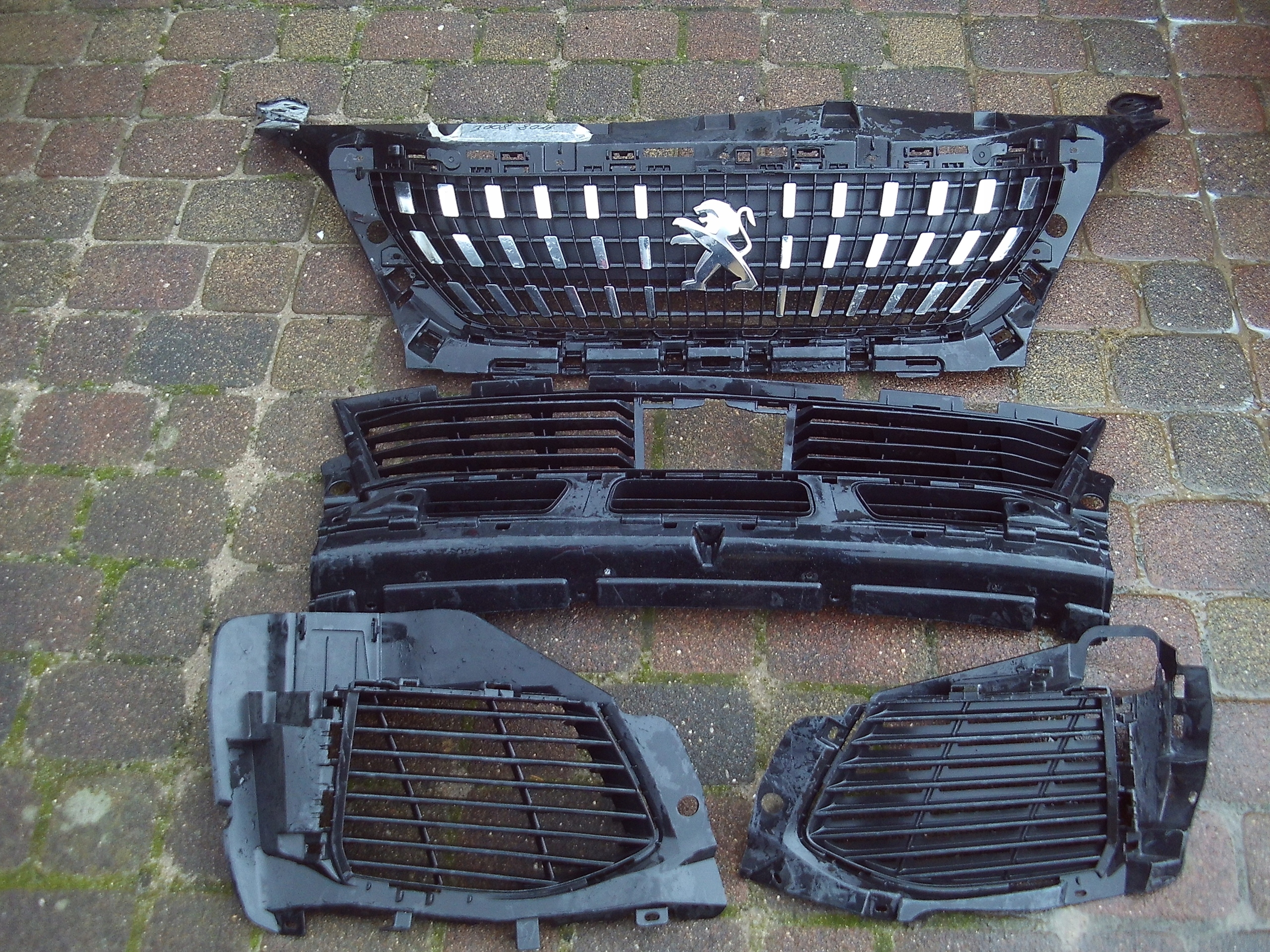 Peugeot 3008 Kühlergrill FRONTGRILL Kühlergitter - Thumbnail 1